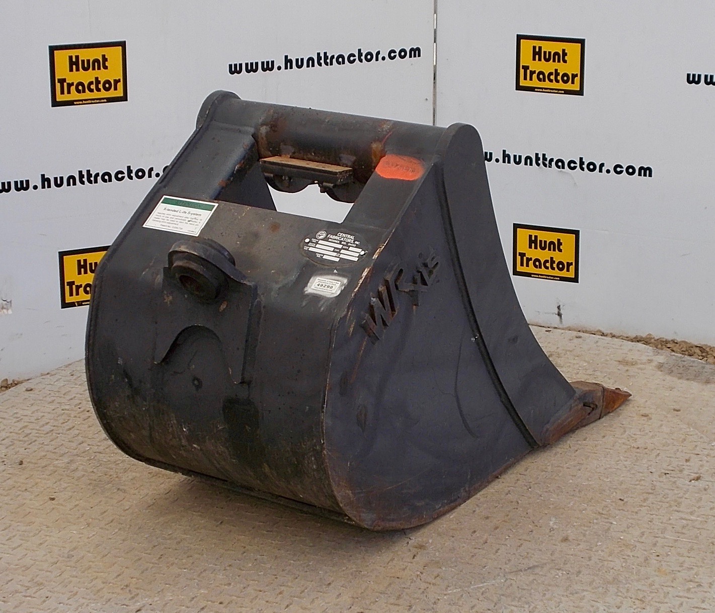 Used 18" 1/8 Yd WainRoy XLS MiniExcavator Bucket For Sale