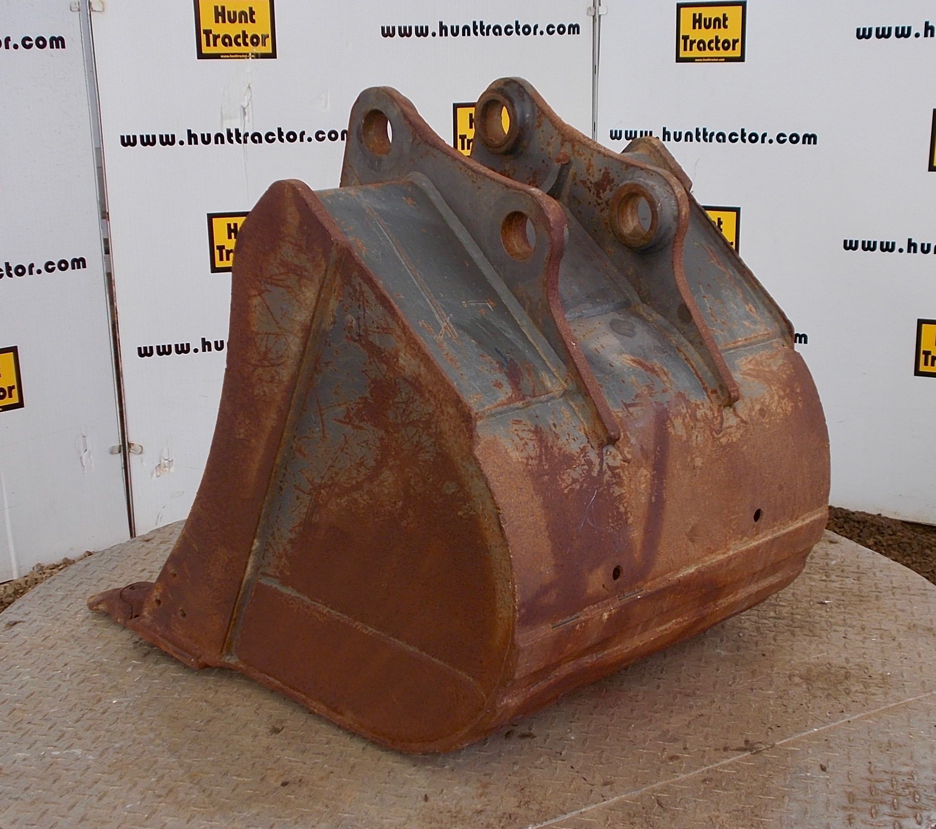 Used 30" Volvo ECR88 PinOn Excavator Bucket For Sale