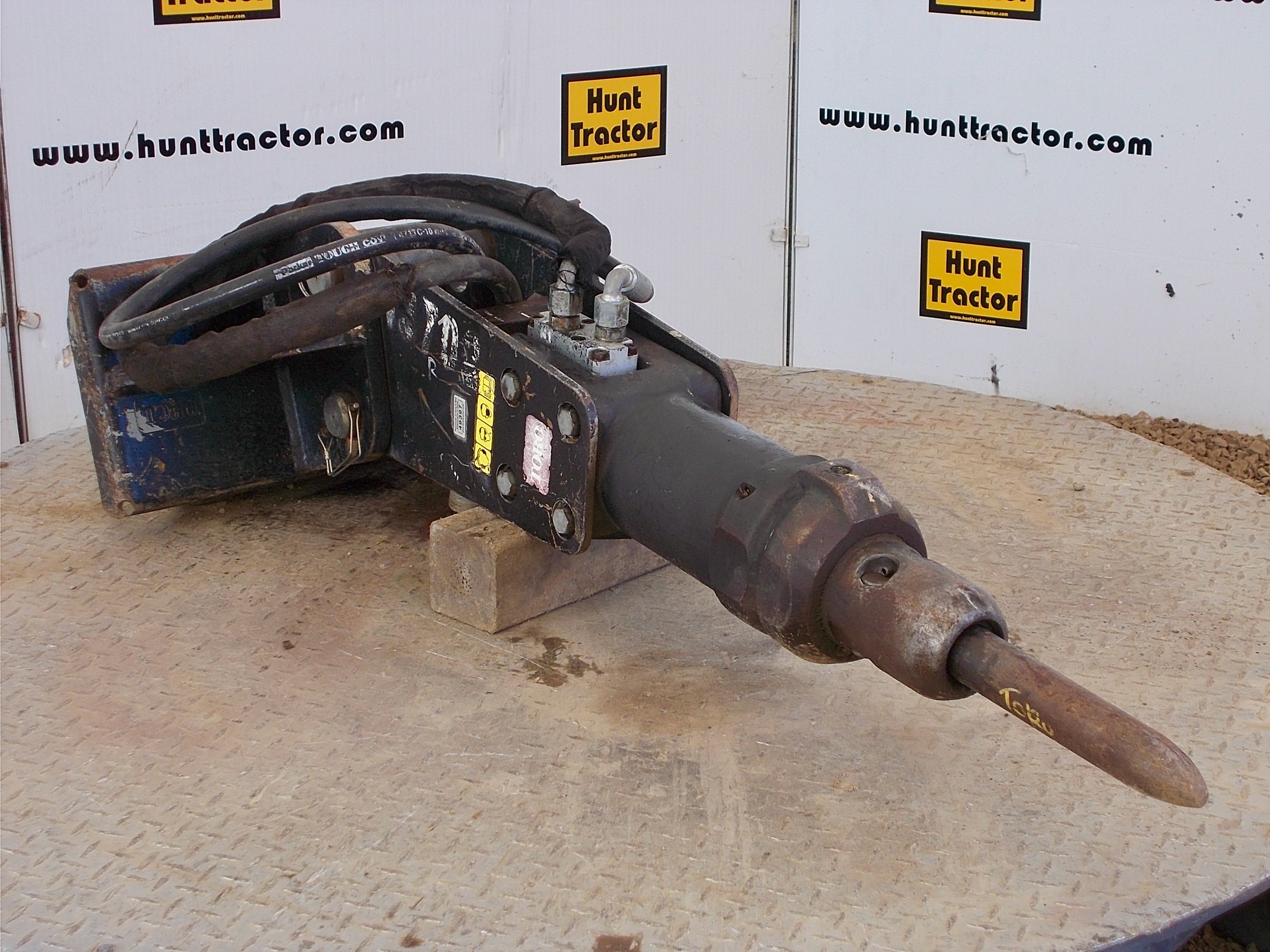 Used Toro 23135 Hydraulic Hammer/Breaker for Mini Skid Steer For Sale