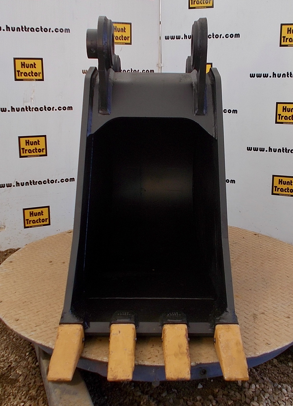 New 24" Hitachi ZX160 PinOn Excavator Bucket For Sale