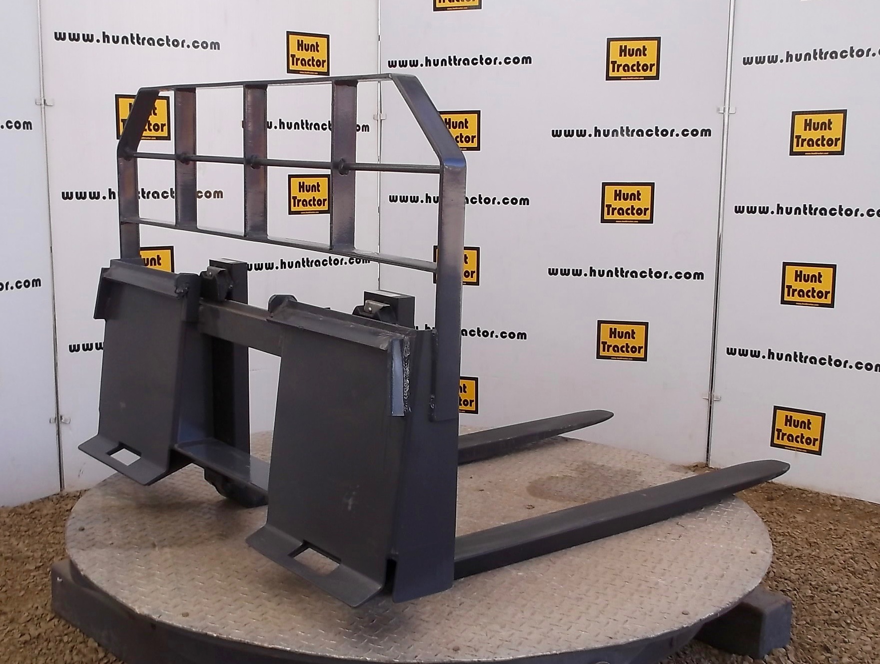 New 4,500 lb Universal Skid Steer Forks For Sale