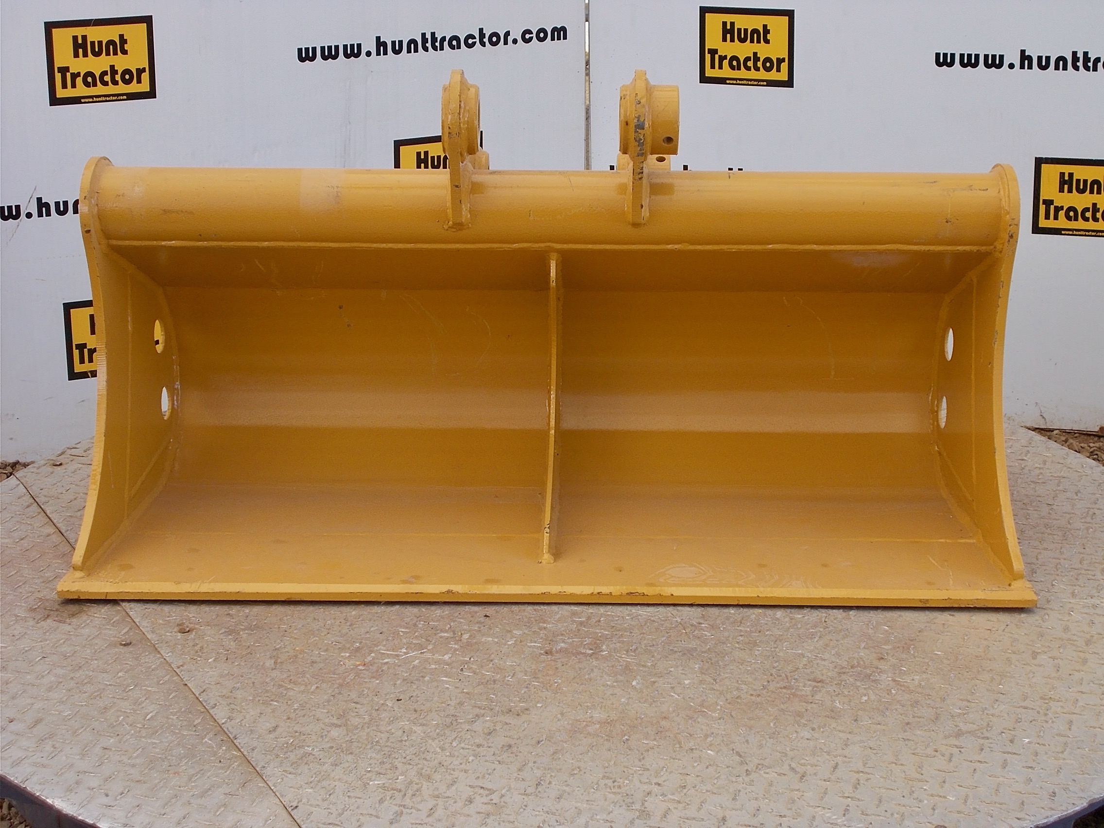 New 43" Caterpillar 304.5 PinOn MiniExcavator Bucket For Sale