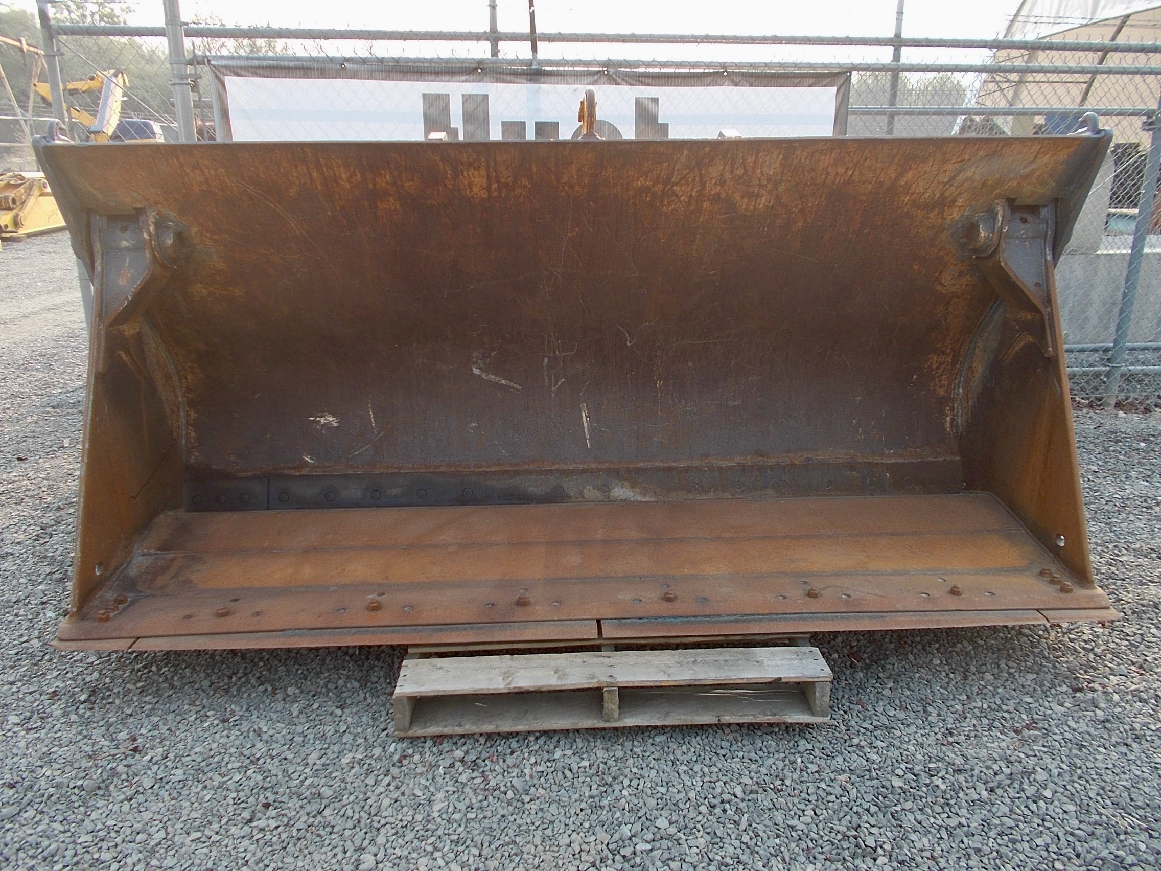 Used 105" JRB 416 Quick Change 41 Loader Bucket For Sale