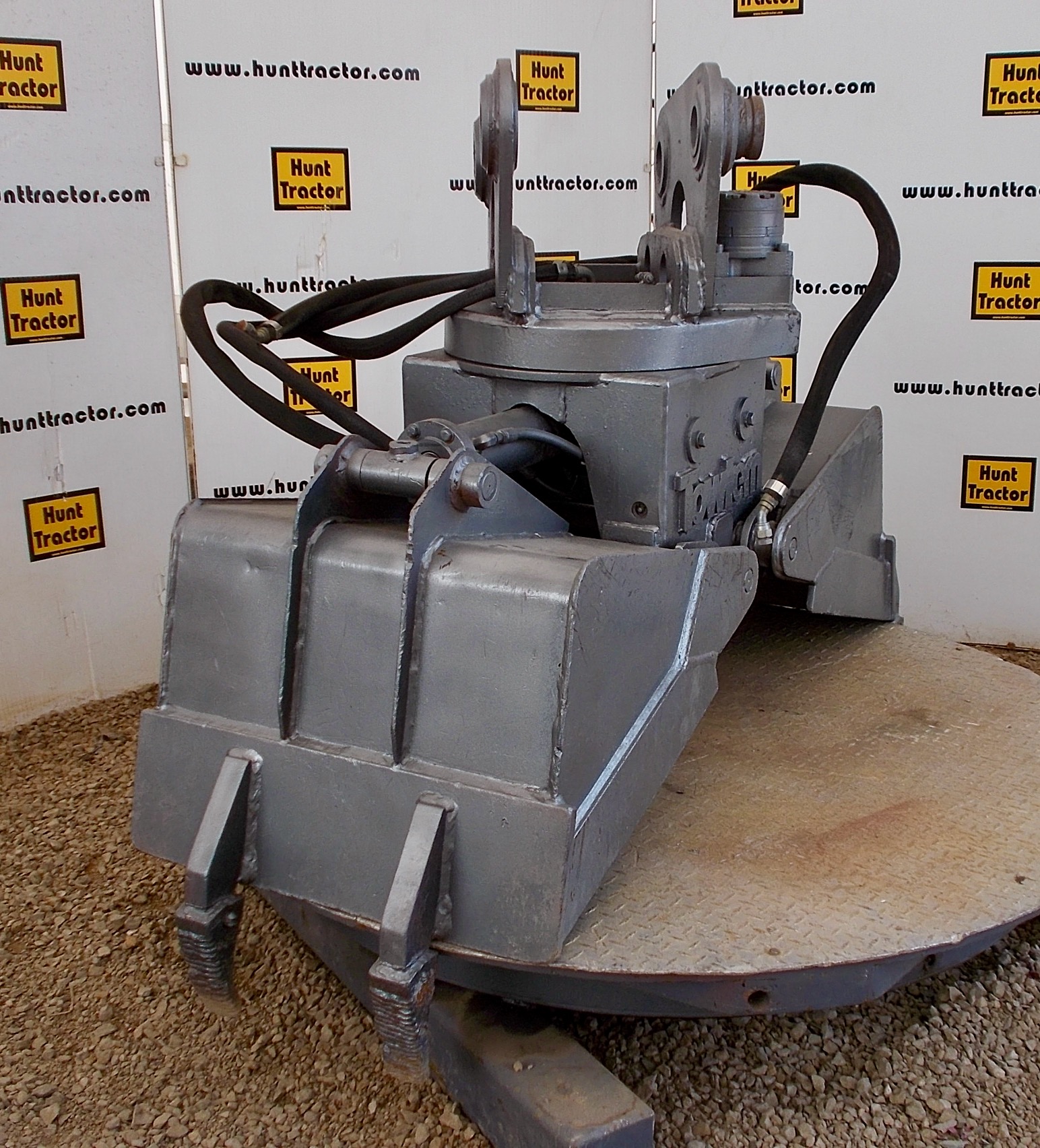 Used 26" PinOn Clamshell Bucket For Sale