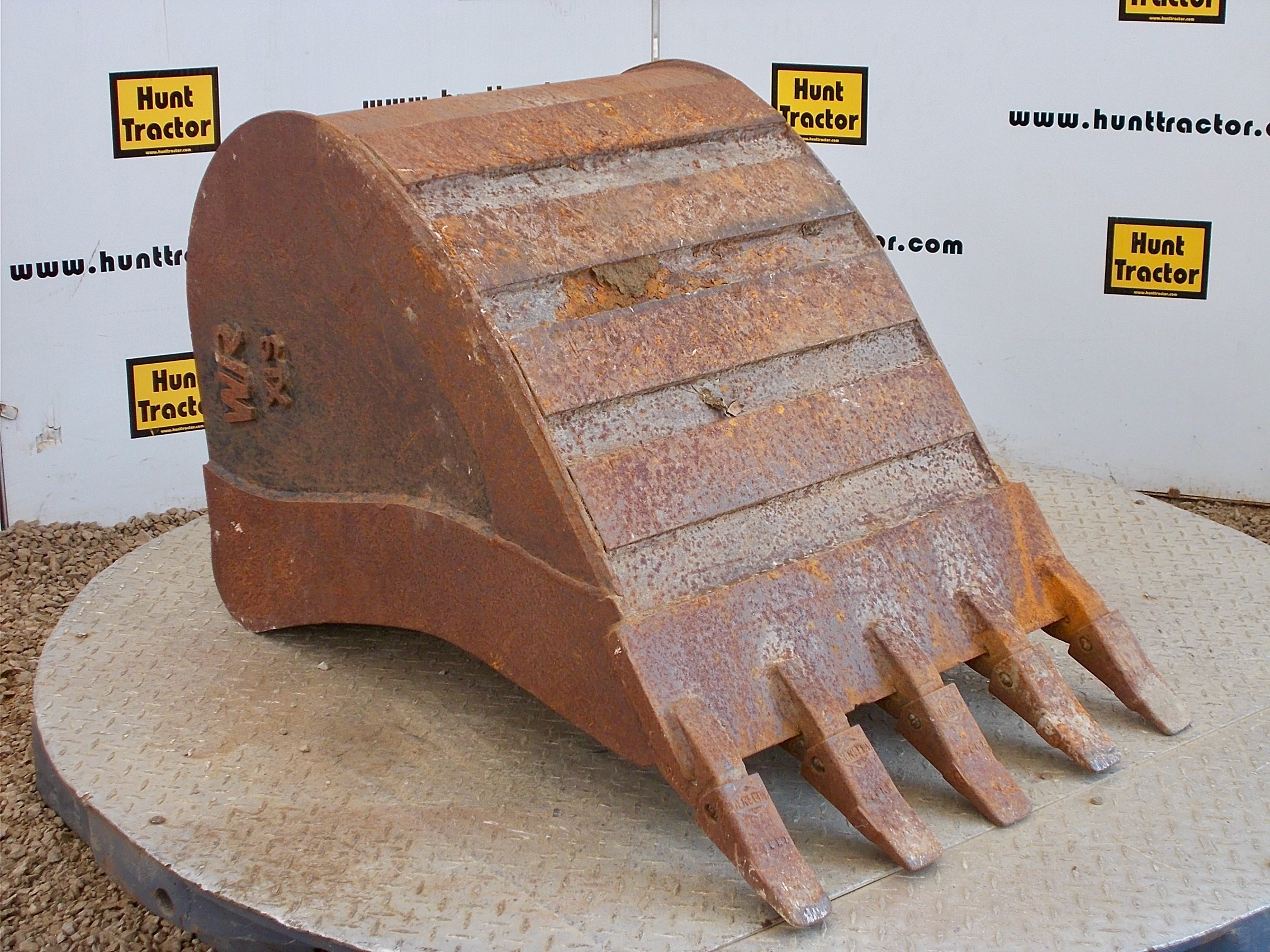 Used 24" 1/4 Yd WainRoy XLS Backhoe Bucket For Sale