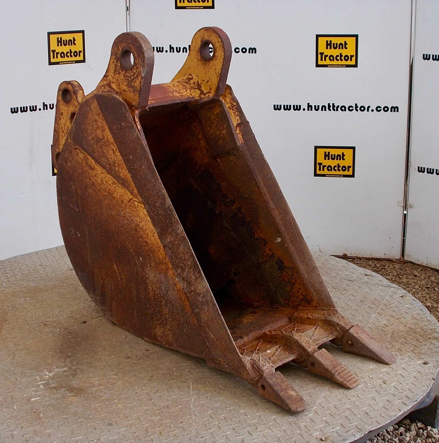 Case 580 Super L Backhoe Buckets For Sale