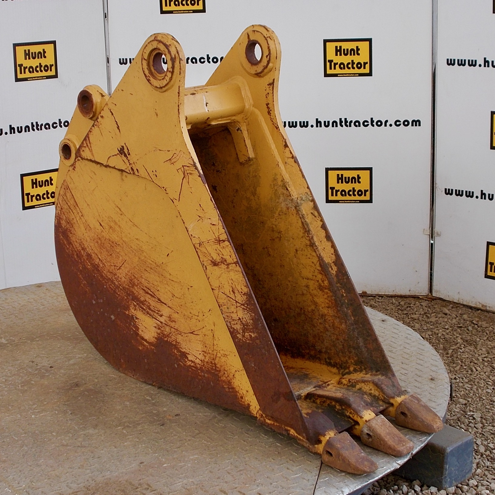 Used 12" Case 590 Super L PinOn Backhoe Bucket For Sale
