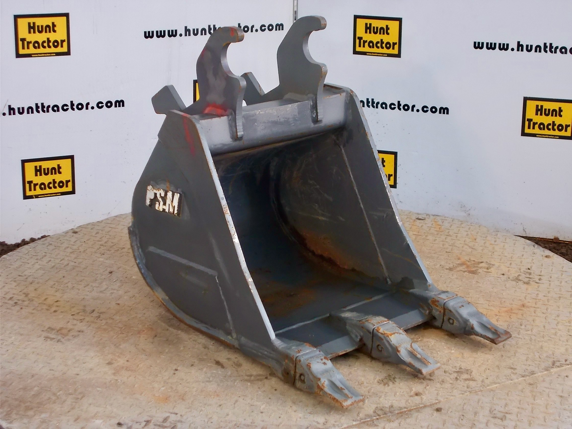 New John Deere 27 ZTS John Deere Wedge MiniExcavator Bucket For Sale