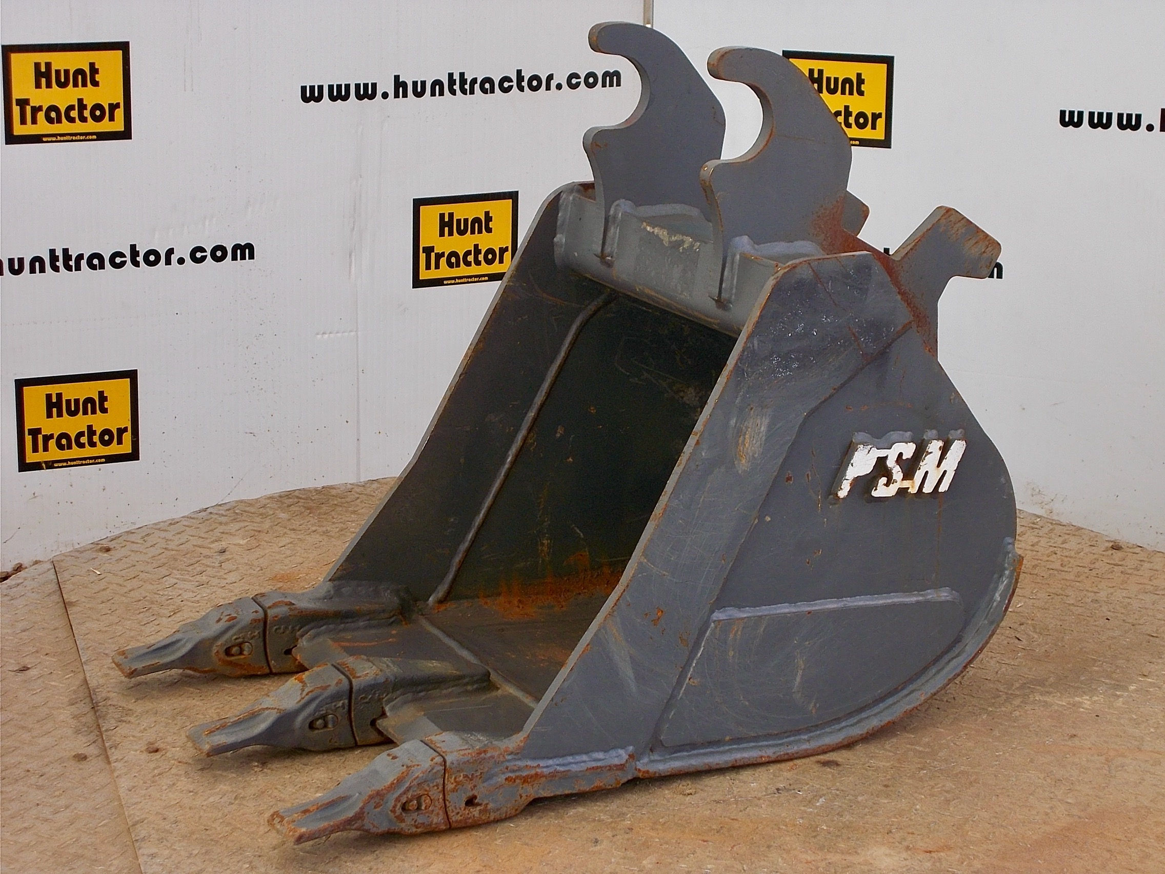 New John Deere 27 ZTS John Deere Wedge MiniExcavator Bucket For Sale