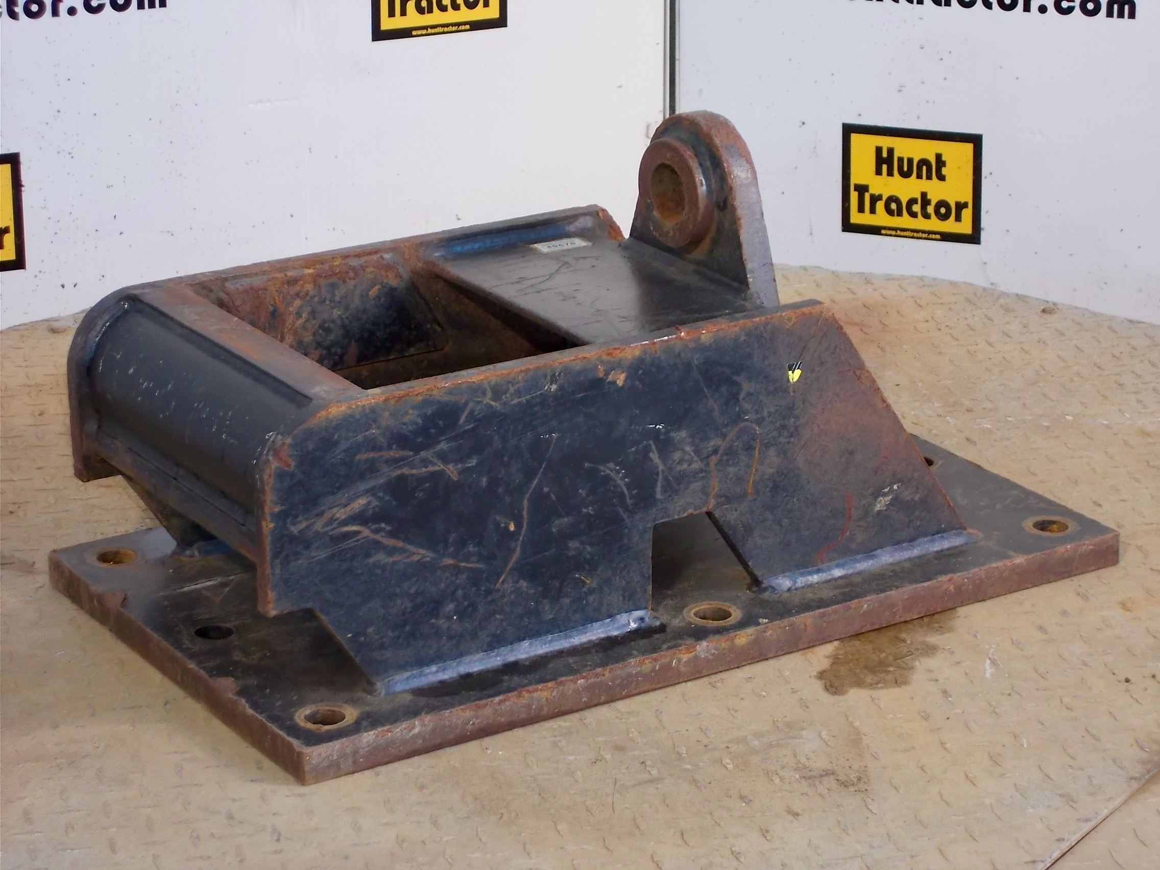Used 1/4 Yd WainRoy Style Adapter Plate For Sale