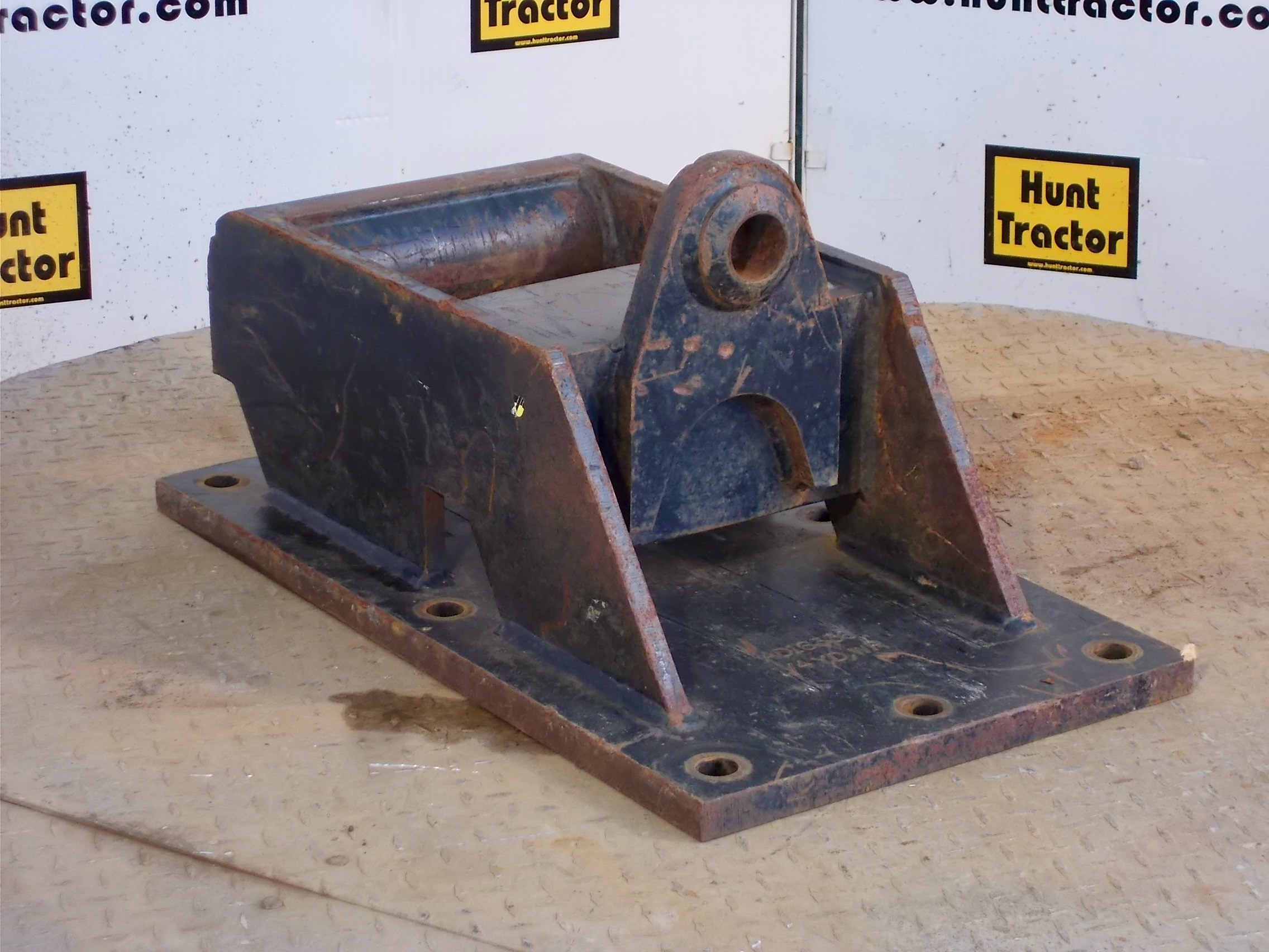Used 1/4 Yd WainRoy Style Adapter Plate For Sale