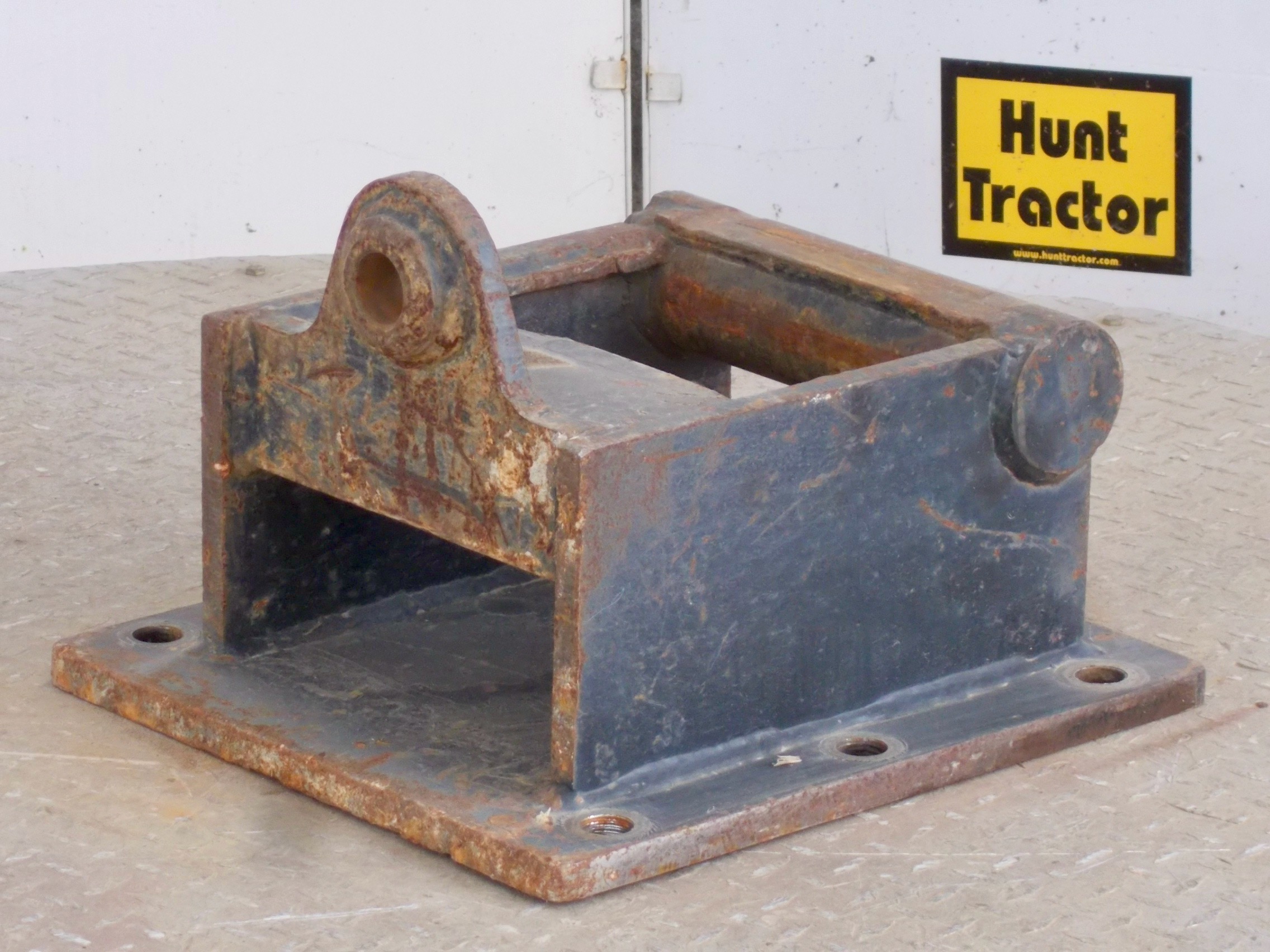 Used 1/8 Yd WainRoy® Style Adapter Plate For Sale