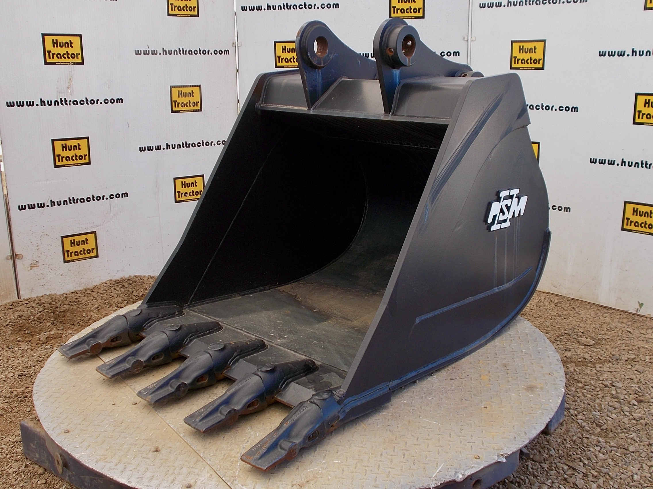 New 36" Komatsu PC138 PinOn Excavator Bucket For Sale