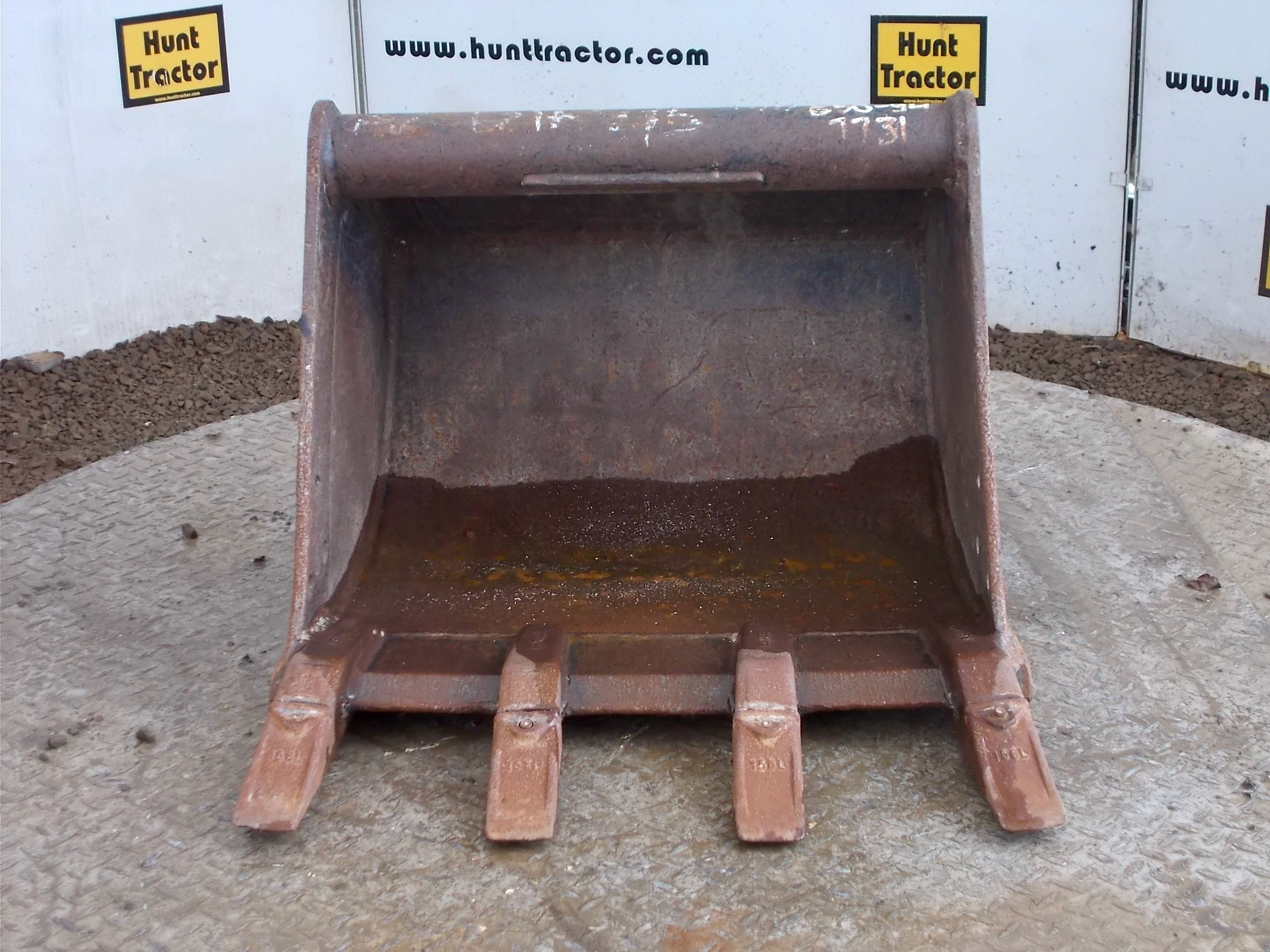 Used 25" 1/8 Yd WainRoy® Style MiniExcavator Bucket For Sale