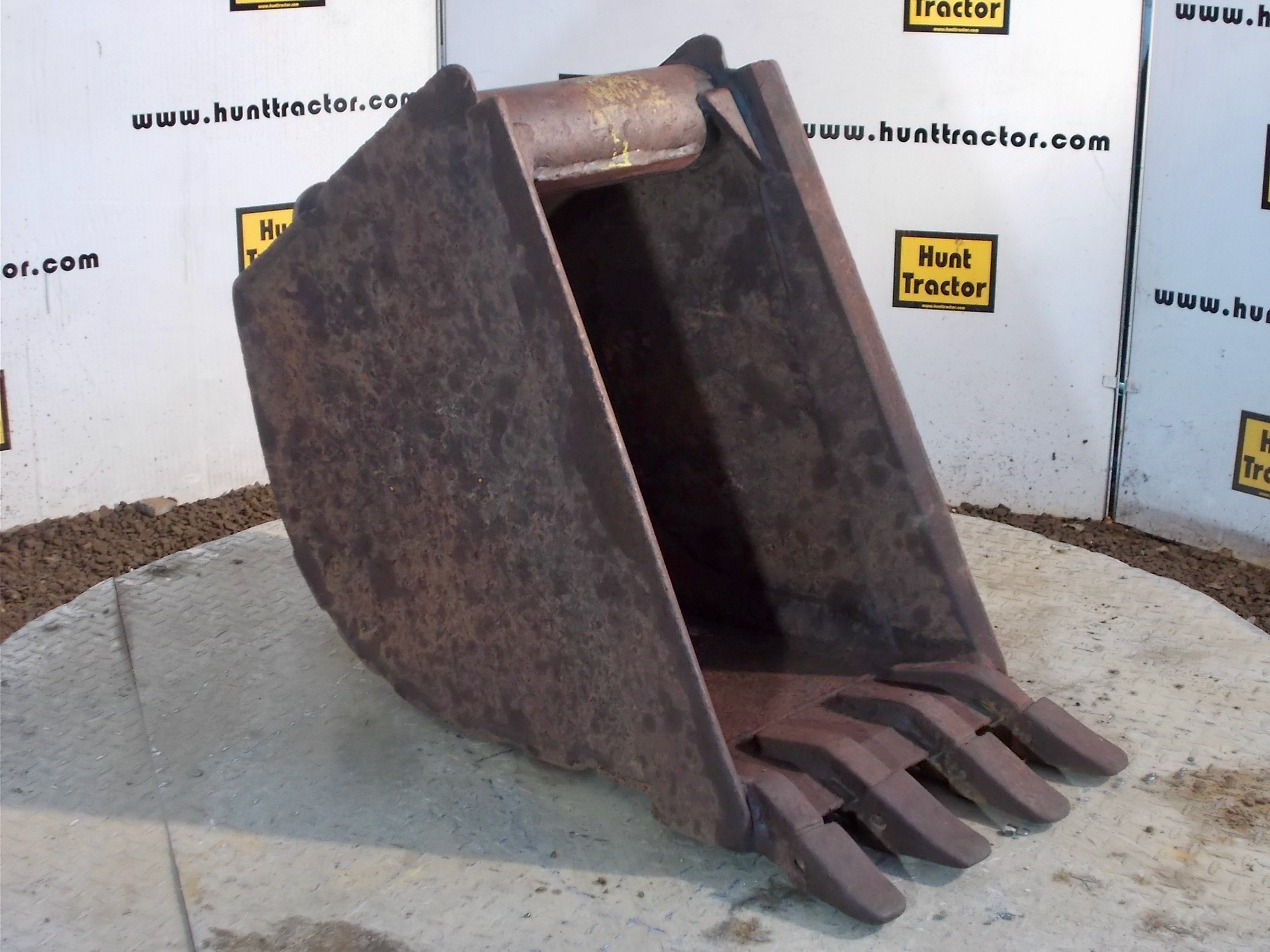 Used 18" 1/4 Yd WainRoy® Style Backhoe Bucket For Sale