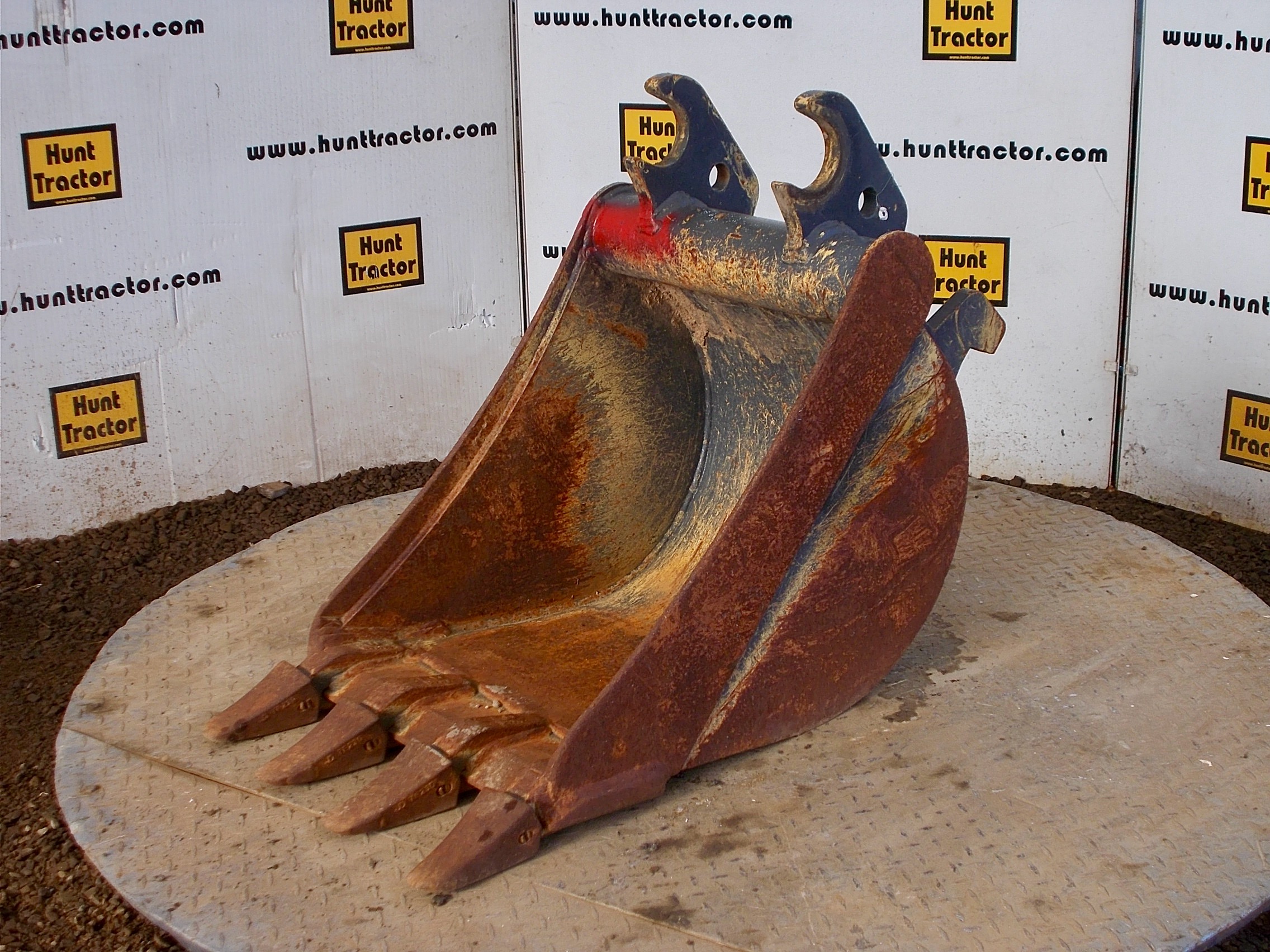Used 19" John Deere 50D John Deere Wedge MiniExcavator Bucket For Sale