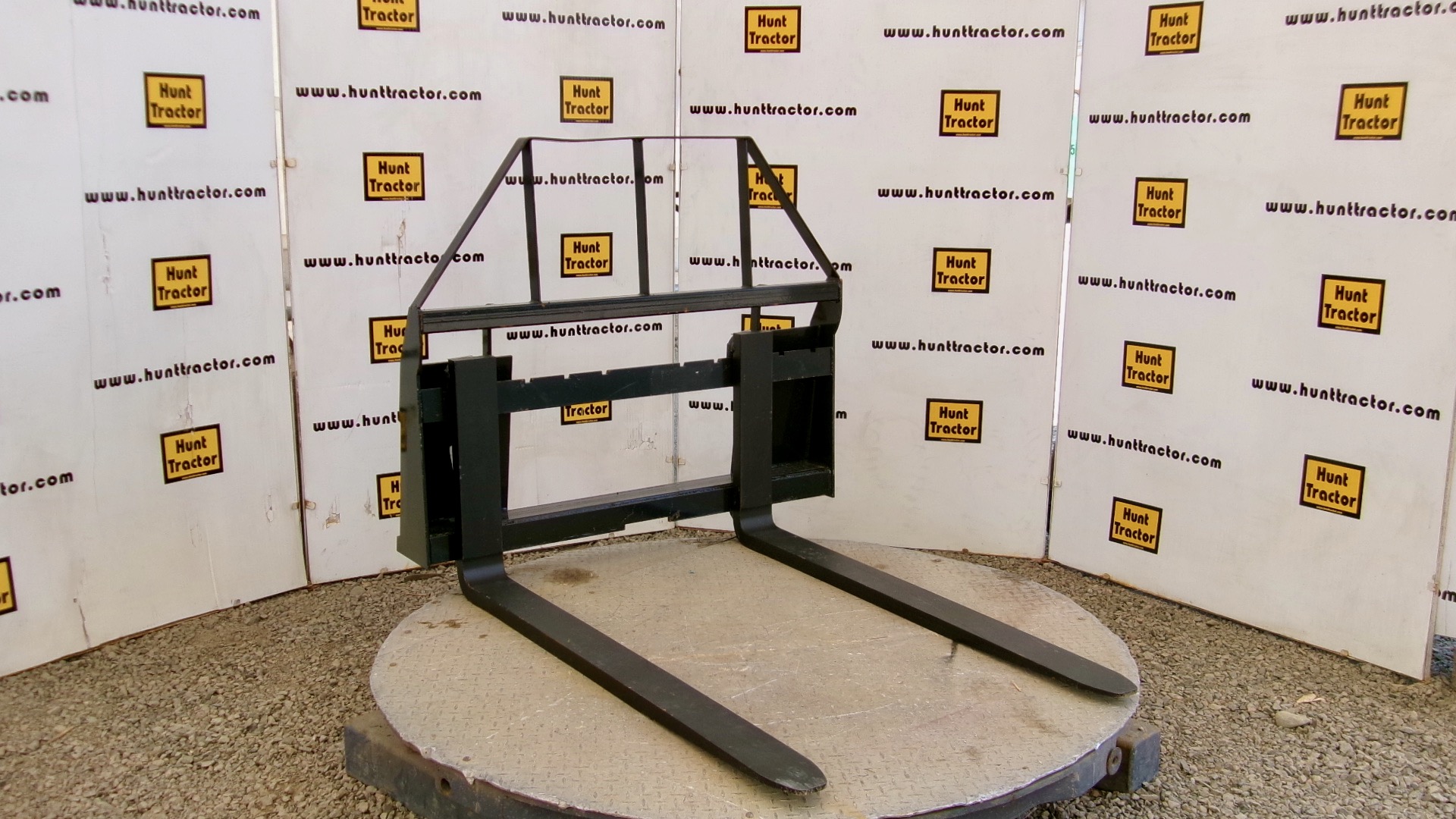 New 4,000 lb Universal Skid Steer Forks For Sale