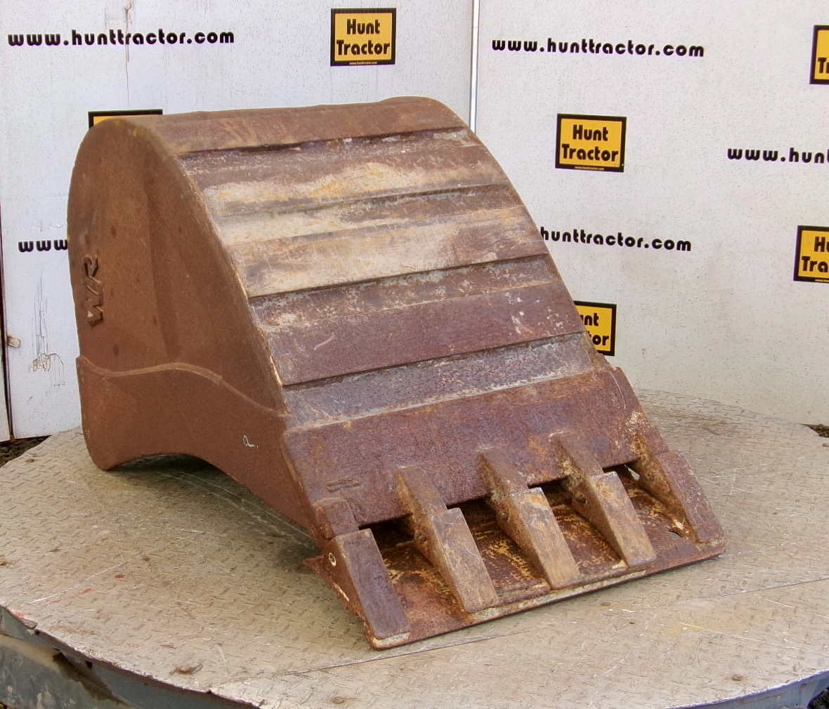 Used 24" 1/4 Yd WainRoy® Style Backhoe Bucket For Sale