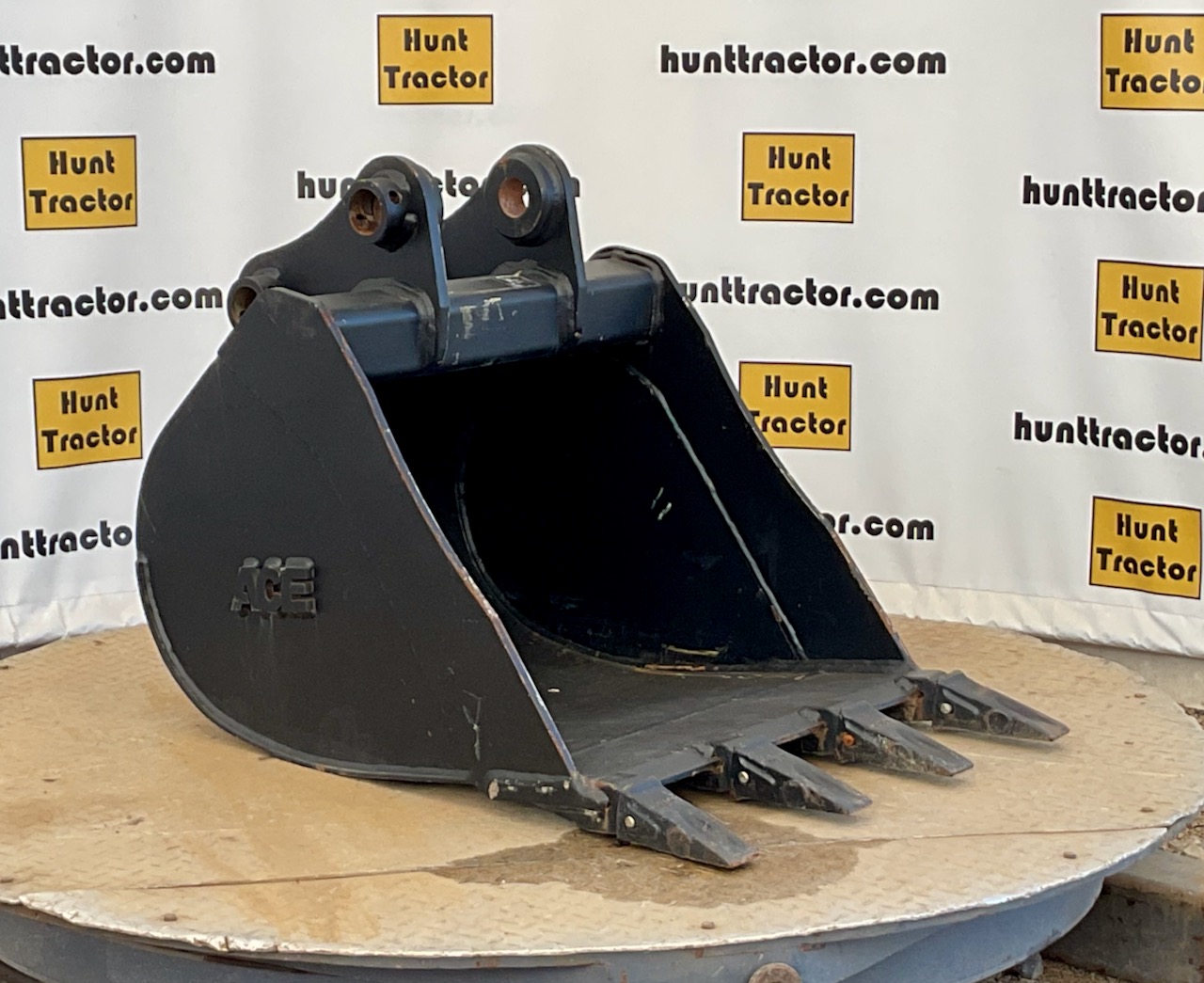 51995-24%22 JD 50G Bucket-1