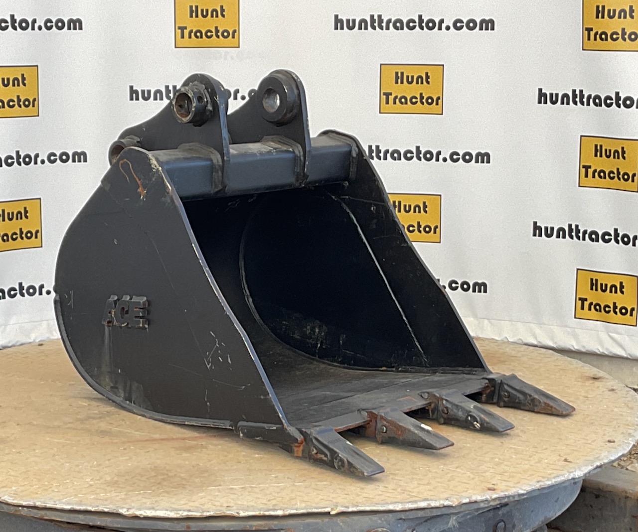 51992-24%22 JD 50D Bucket-1
