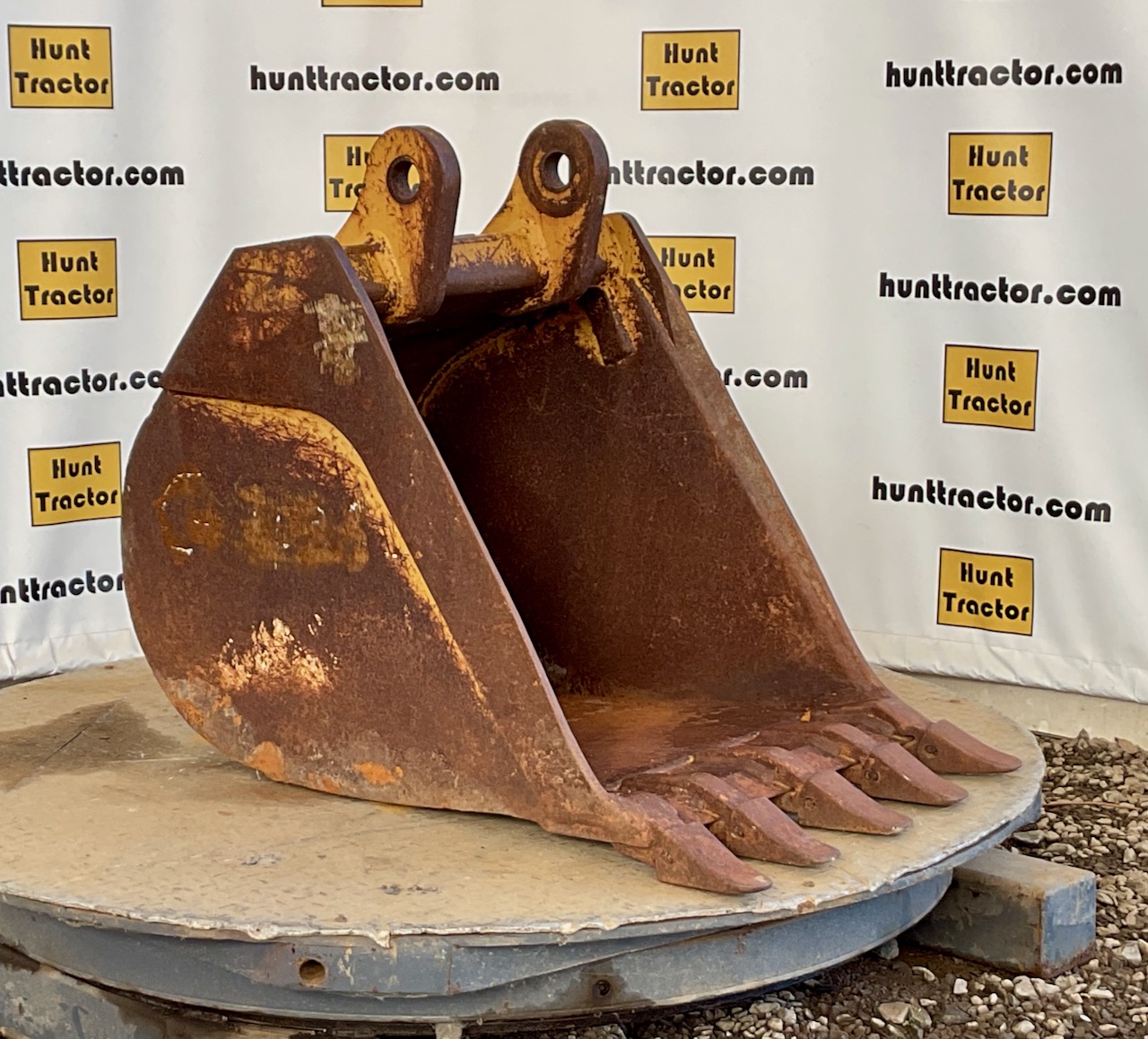 52003-24%22 Case 580L Bucket-1