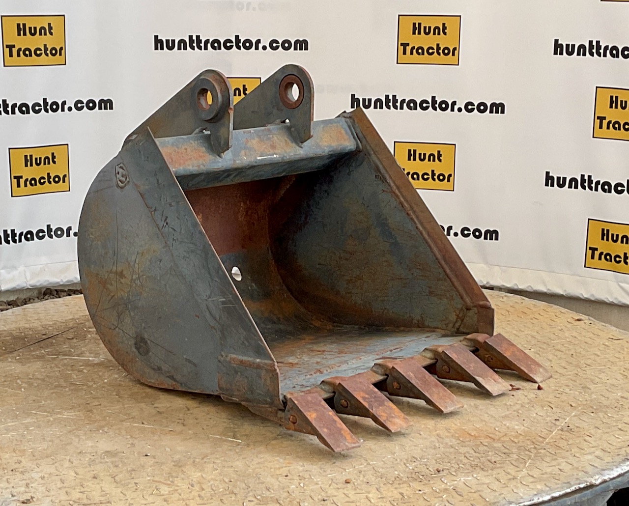 52009-24%22 Bobcat 811 Bucket-1