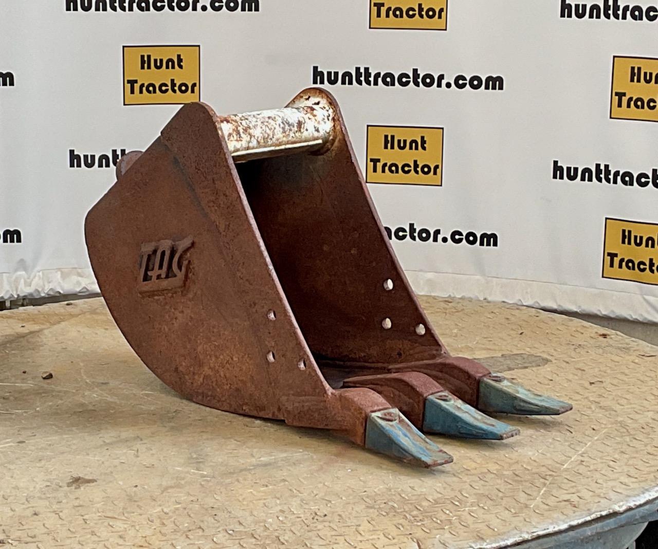 52036-12%22 Eighth Yard Wain-Roy Bucket-1