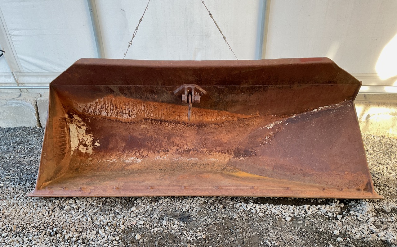 52047-120%22 Side Dump Bucket with Cat Fusion Hook