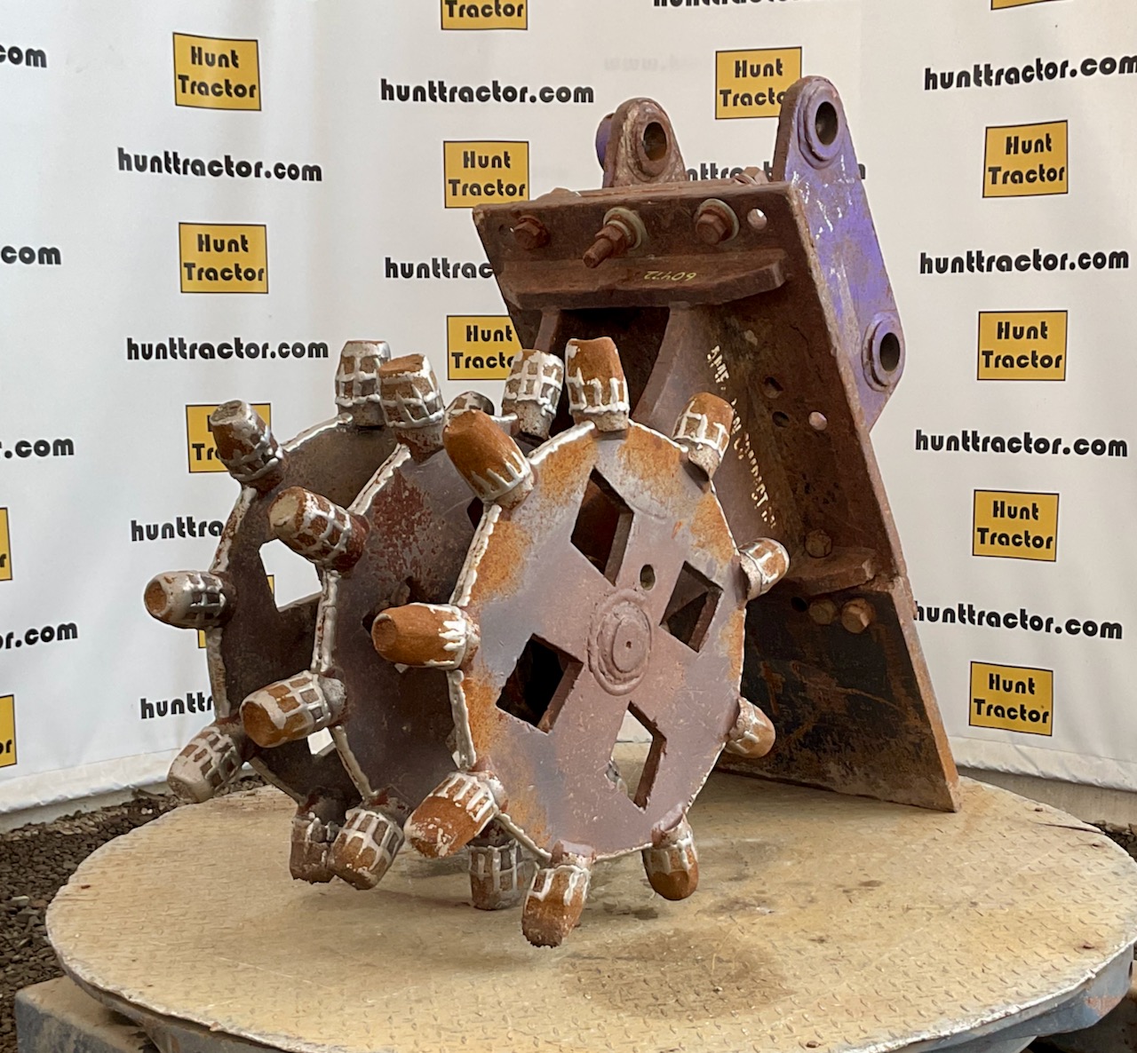 60472-20%22 Komatsu PC120 Compaction Wheel-2