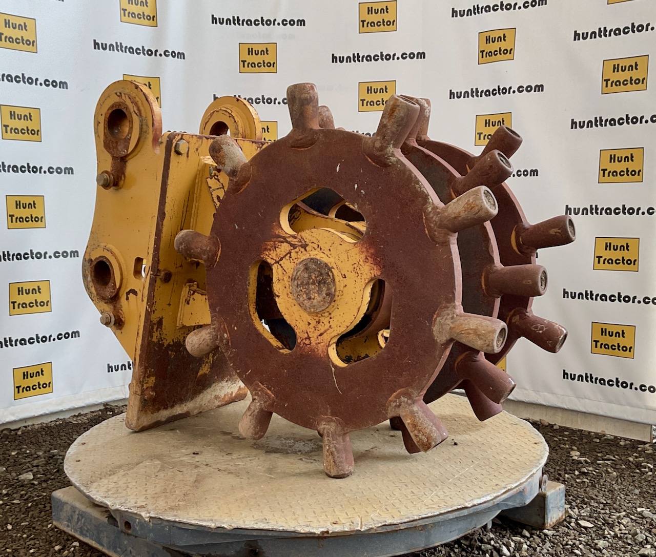 52061-24%22 Cat DB Link Compaction Wheel-1