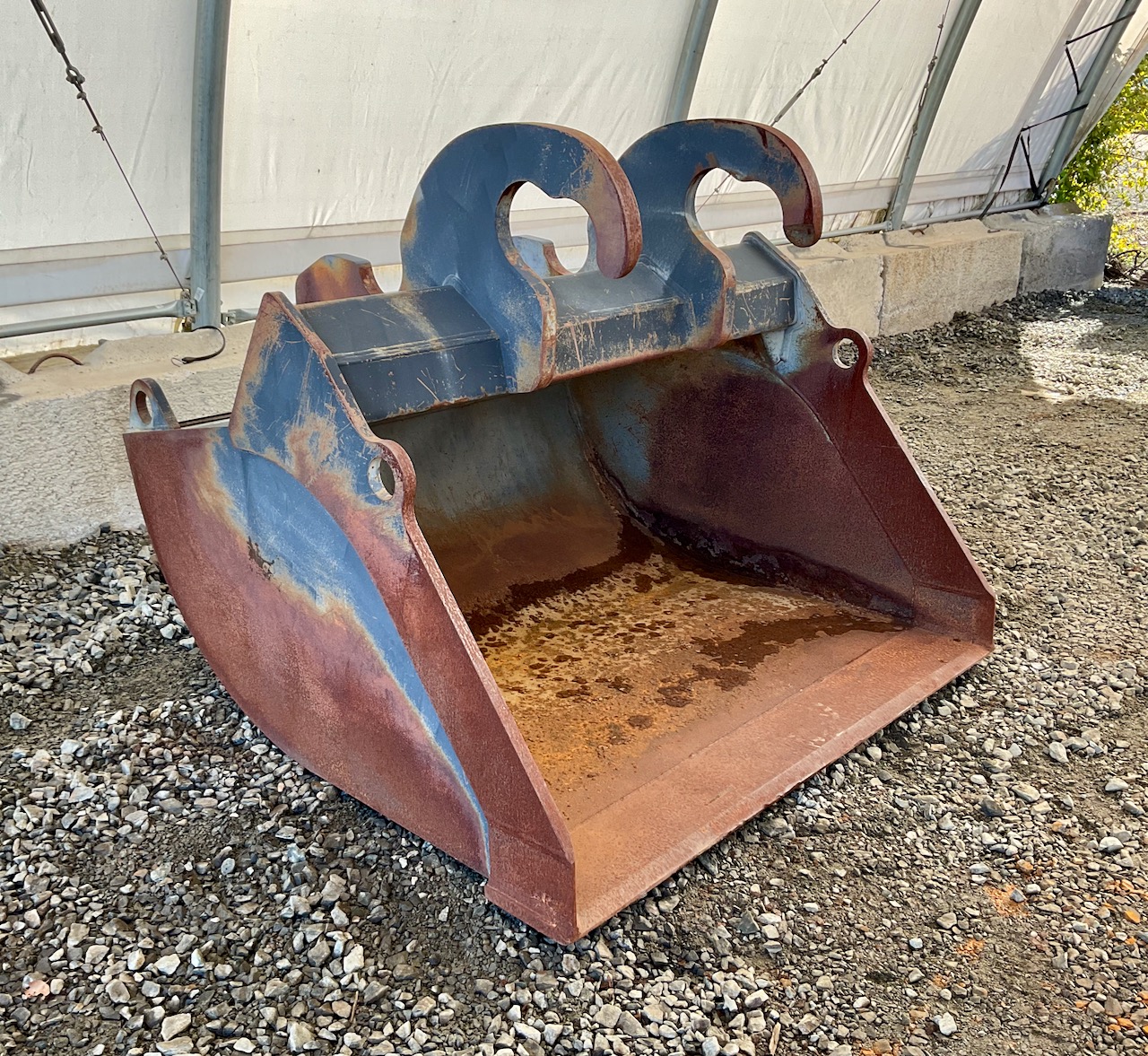 60473-60%22 CF Wedge Bucket-1