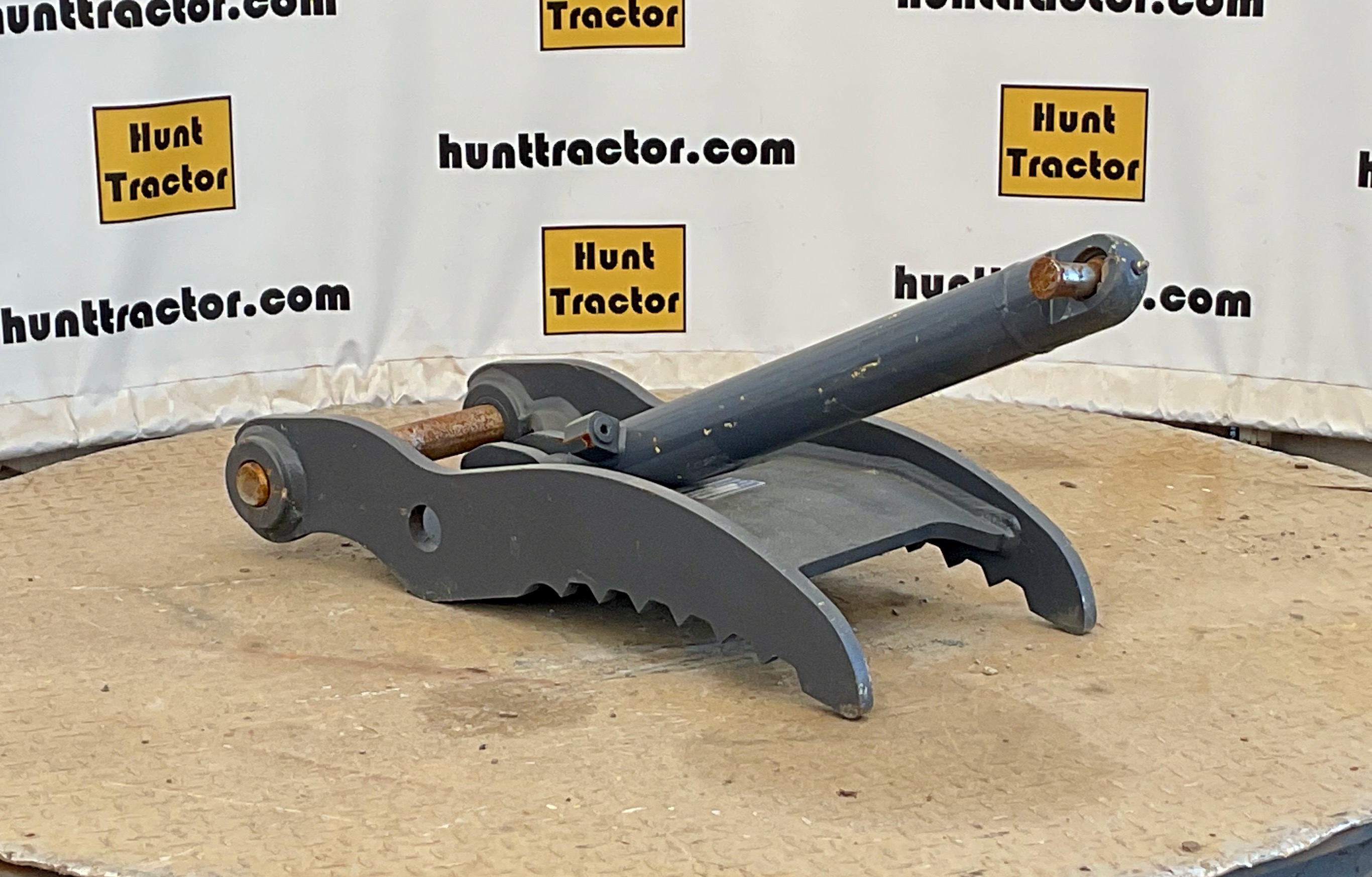 52108-Strickland Hydraulic Thumb-1
