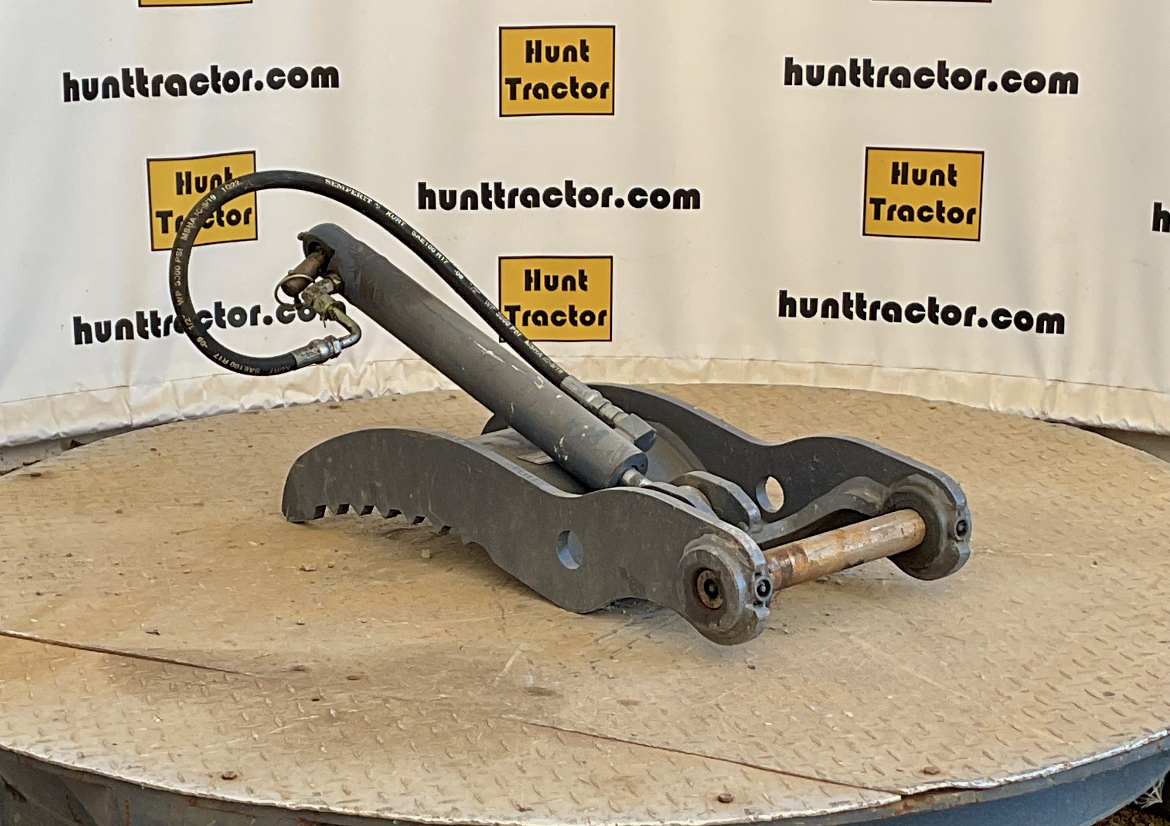 52111-Strickland Hydraulic Thumb-3