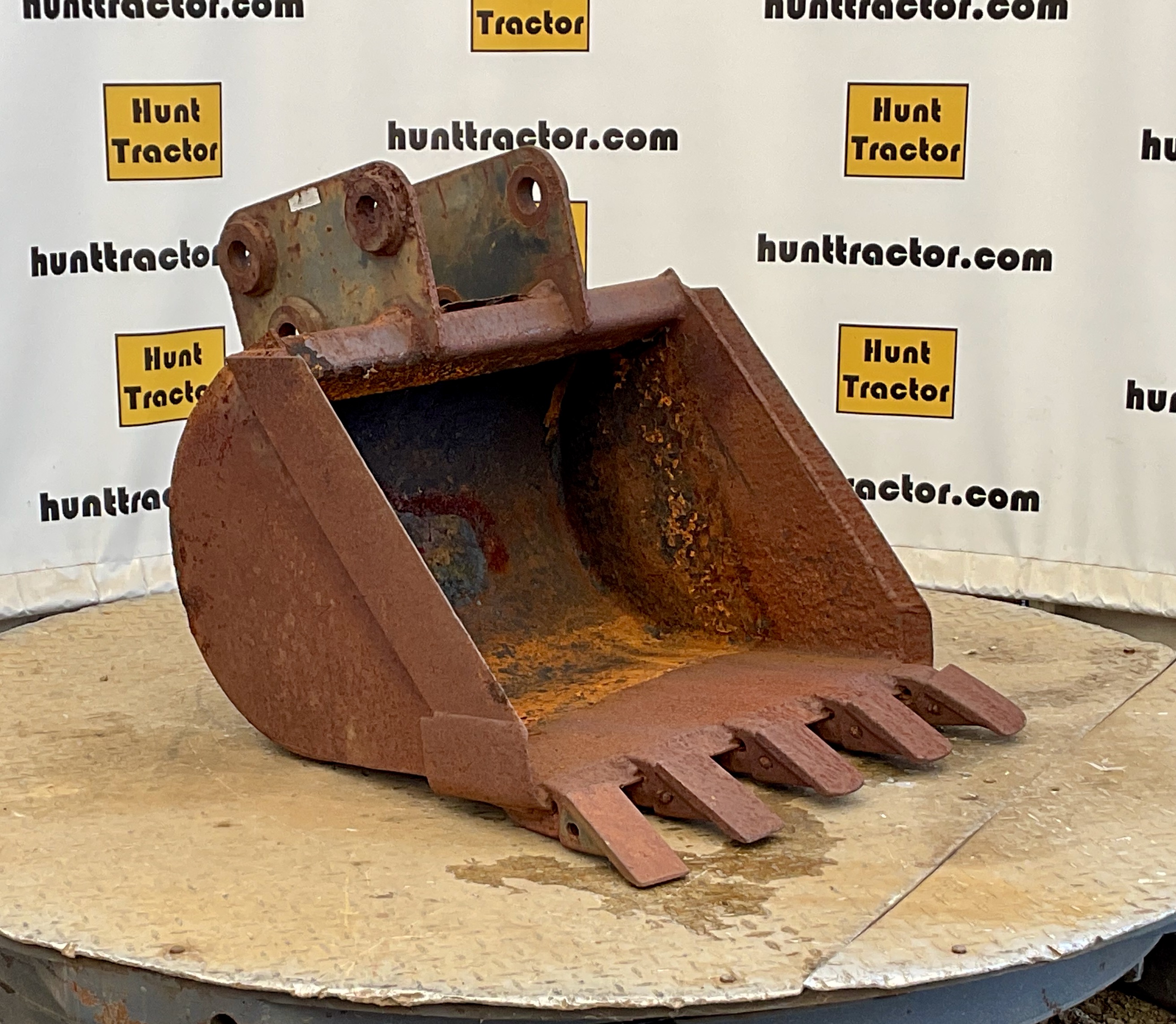 52180-24%22 Bobcat 909 Bucket-1