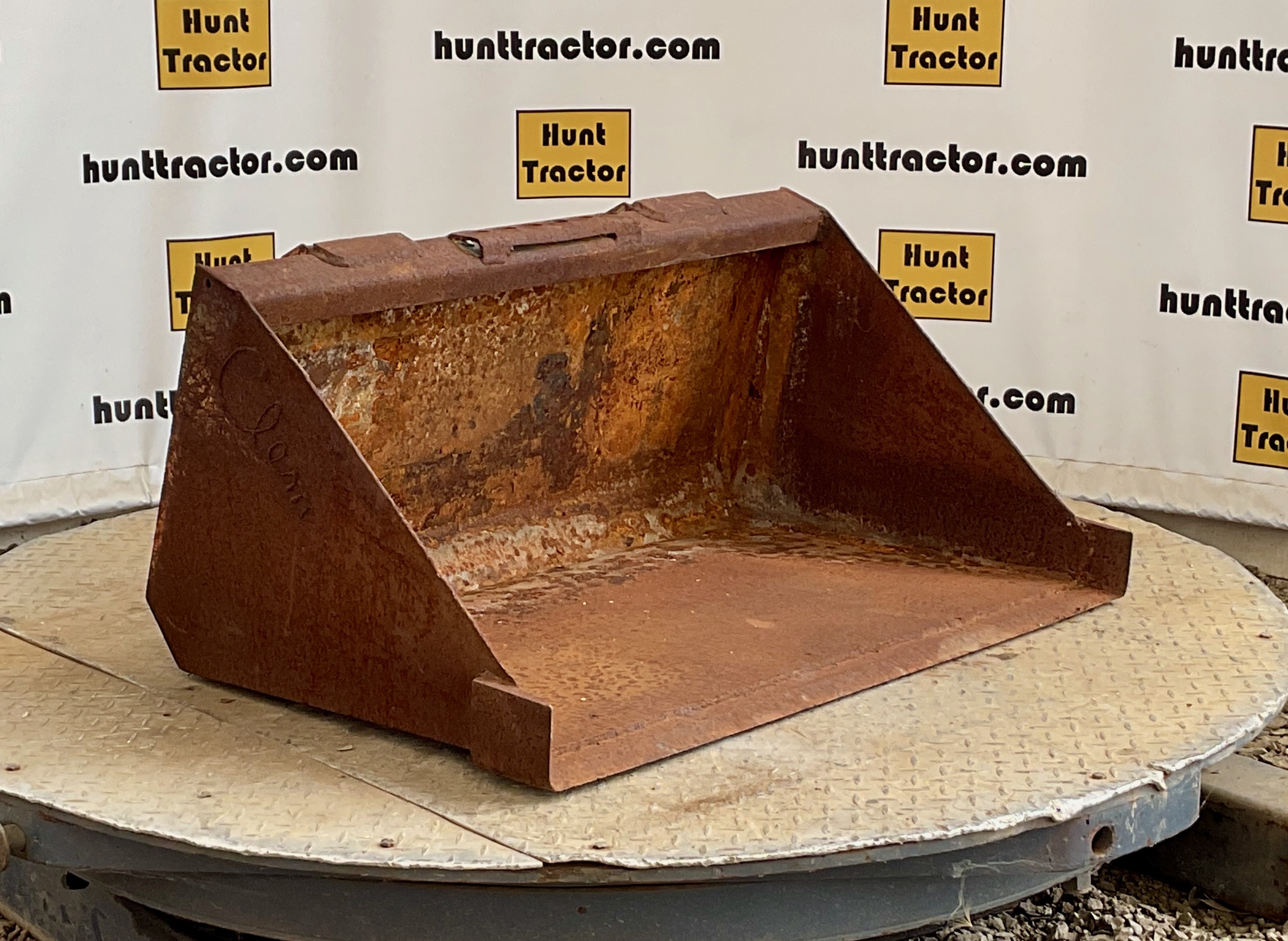 52198-35%22 Bobcat Mini-Skid Steer Bucket-1