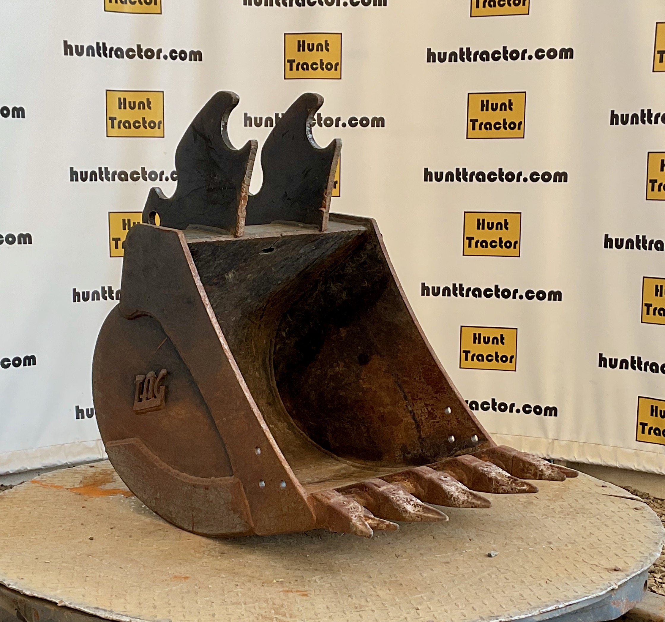 52176-24%22 Kubota Wedge Bucket-1
