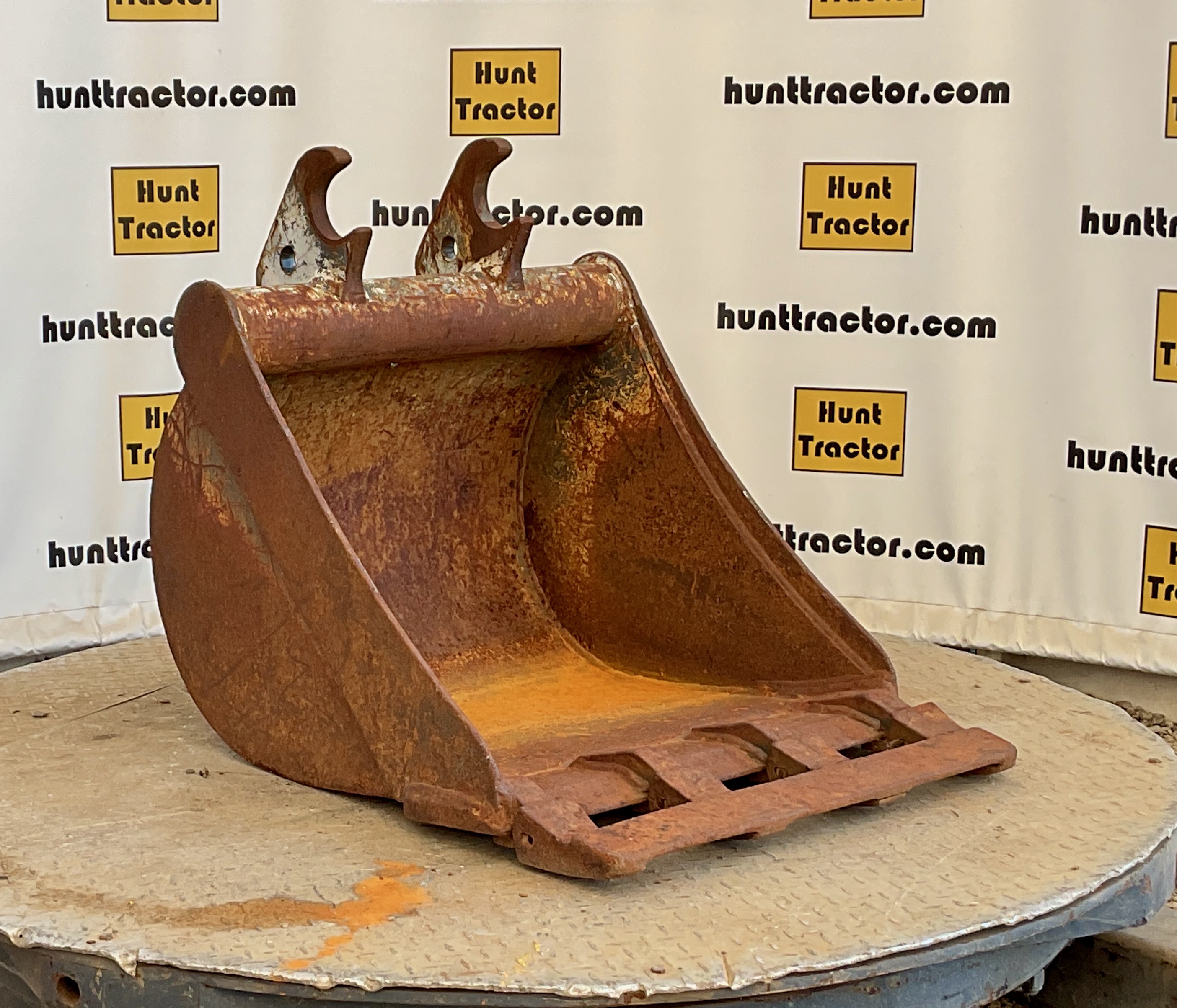 52157-25%22 JD Wedge Bucket-1
