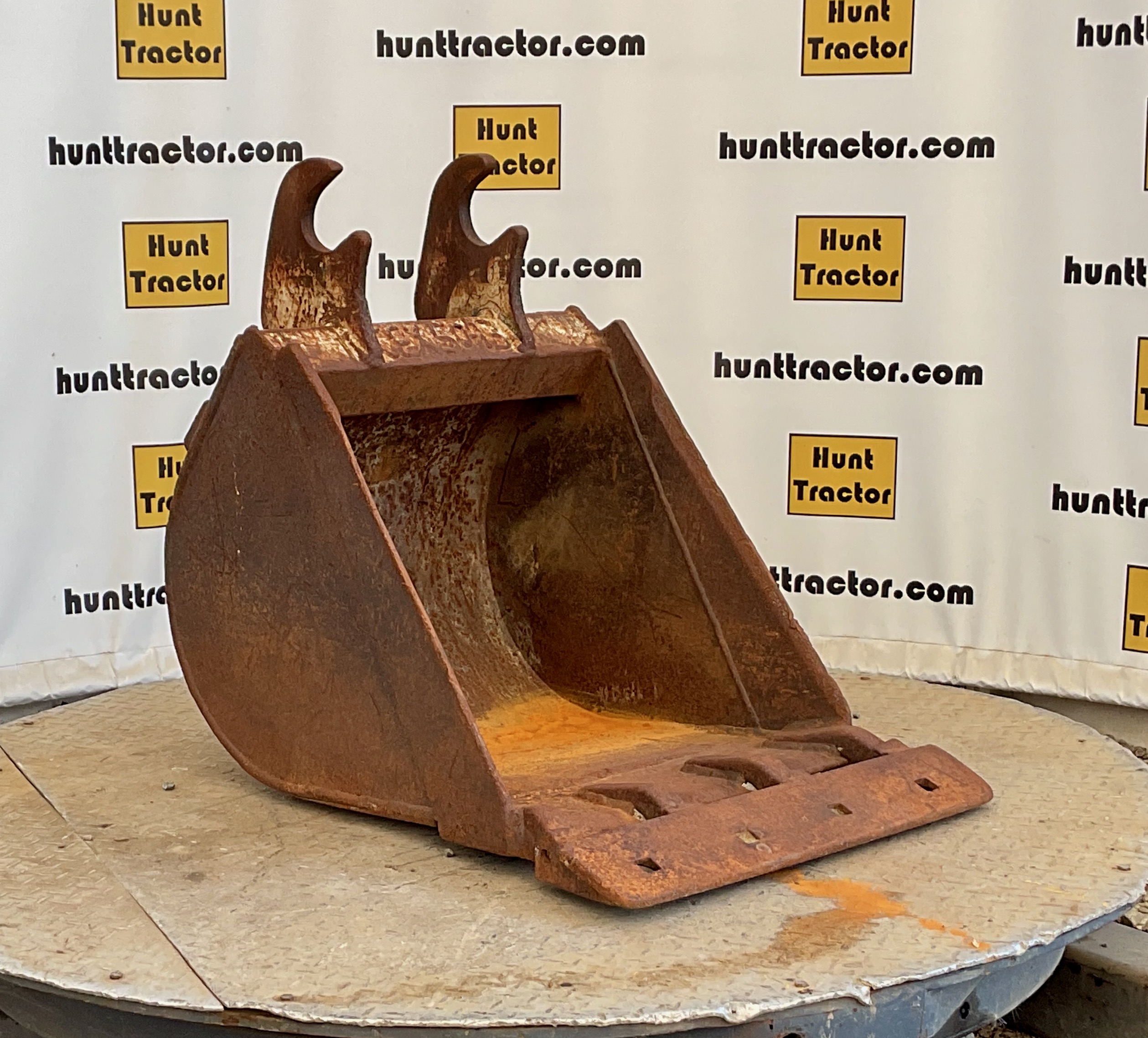 52166-24%22 JD Wedge Bucket-1