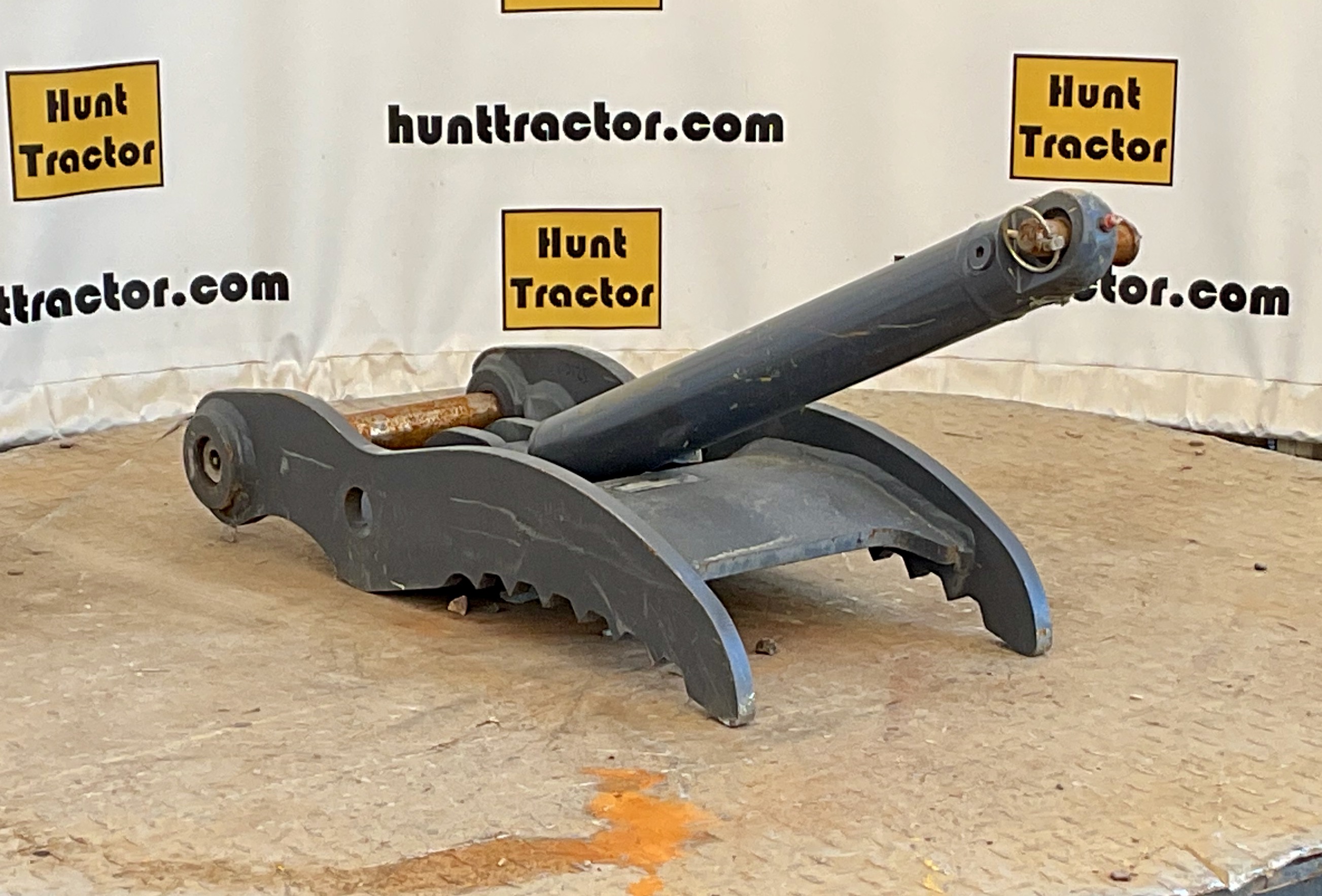 52109-Strickland Hydraulic Thumb-1