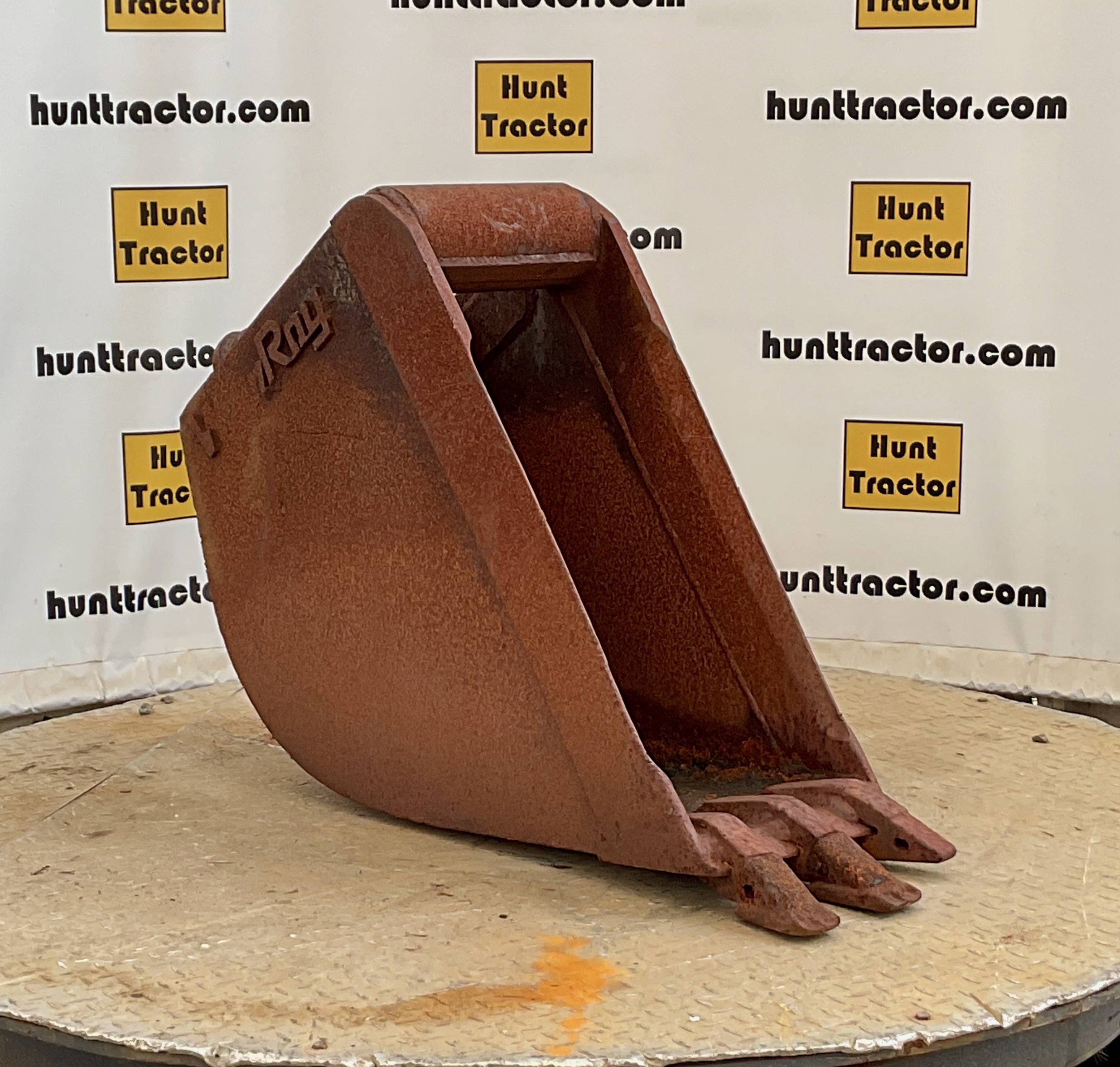 52179-12%22 Quarter Yard Wain-Roy Bucket-1