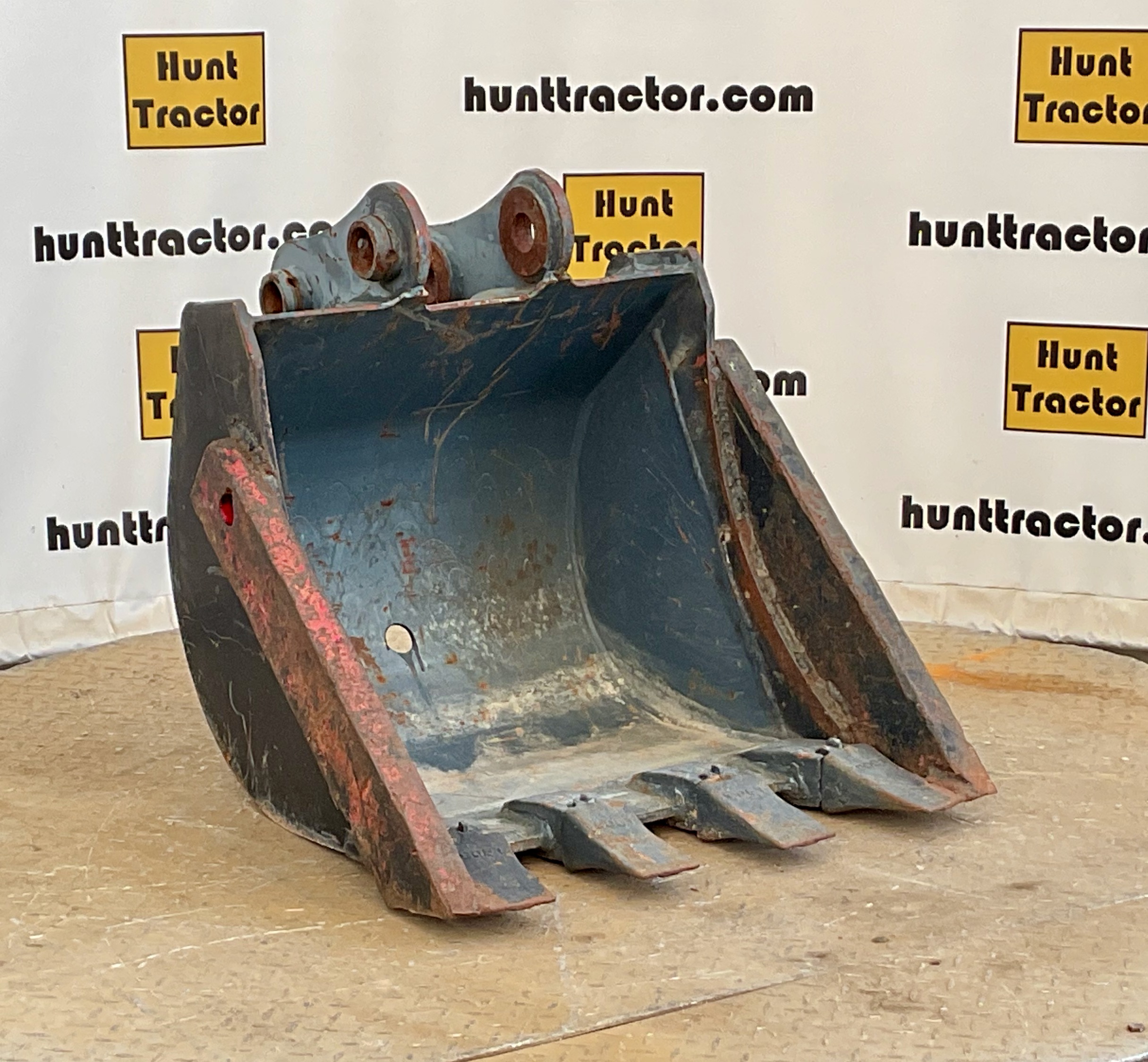 60502-22%22 Mini-Excavator Bucket-1