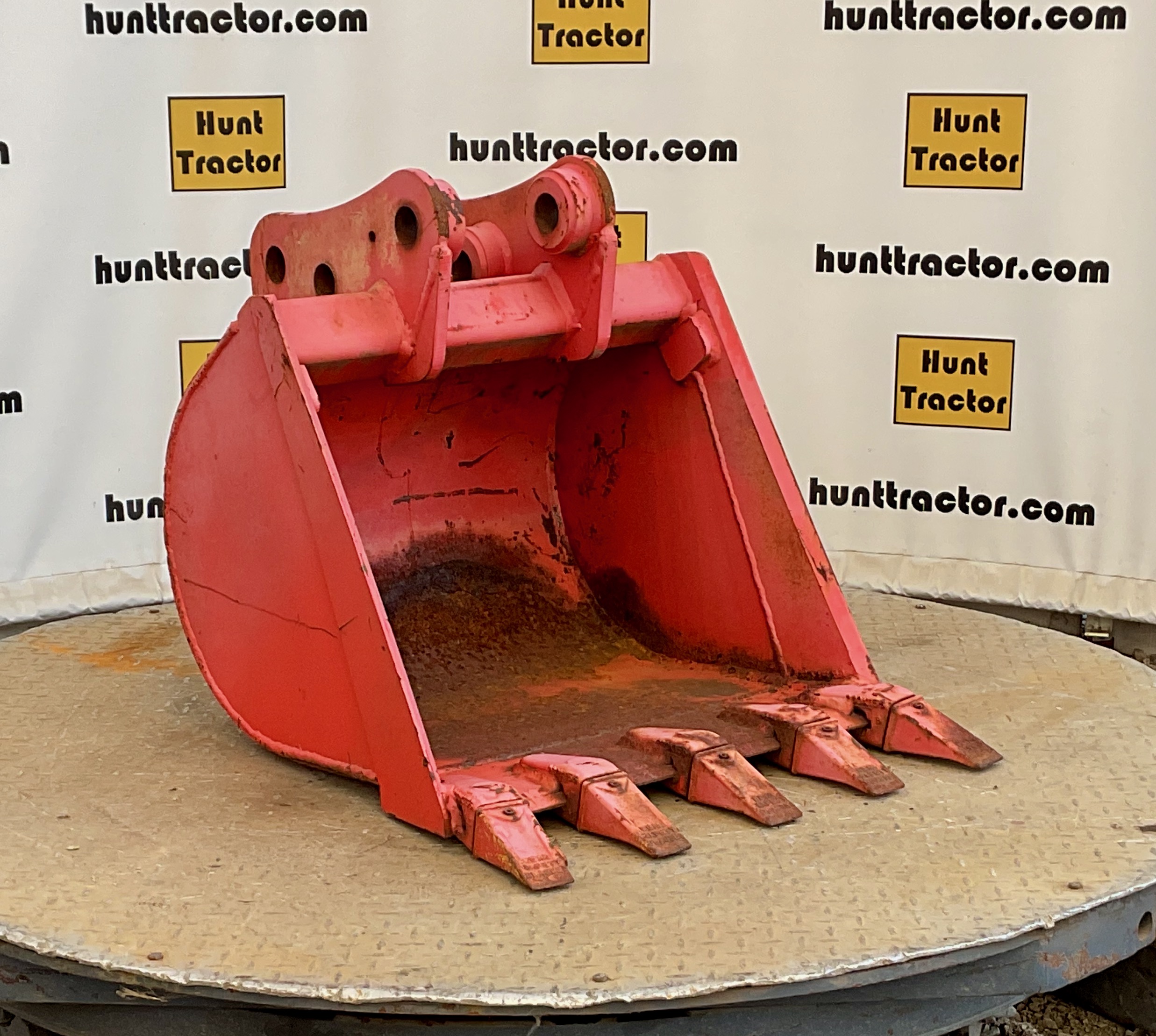 52094-24%22 Kubota KX121 Bucket-1