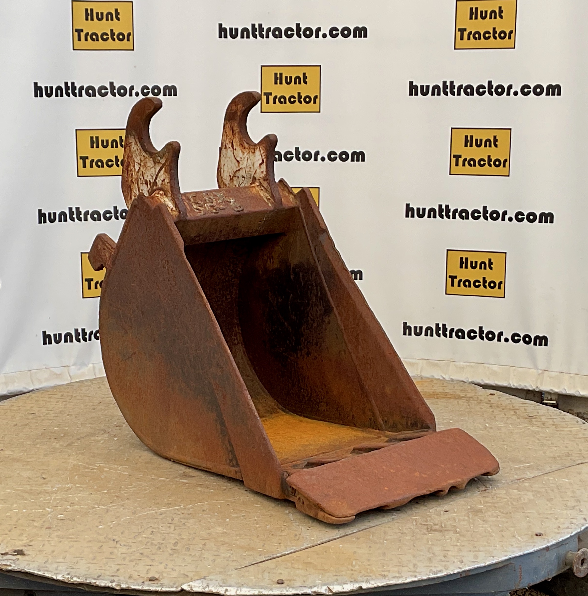 52162-18%22 John Deere Wedge Bucket-1