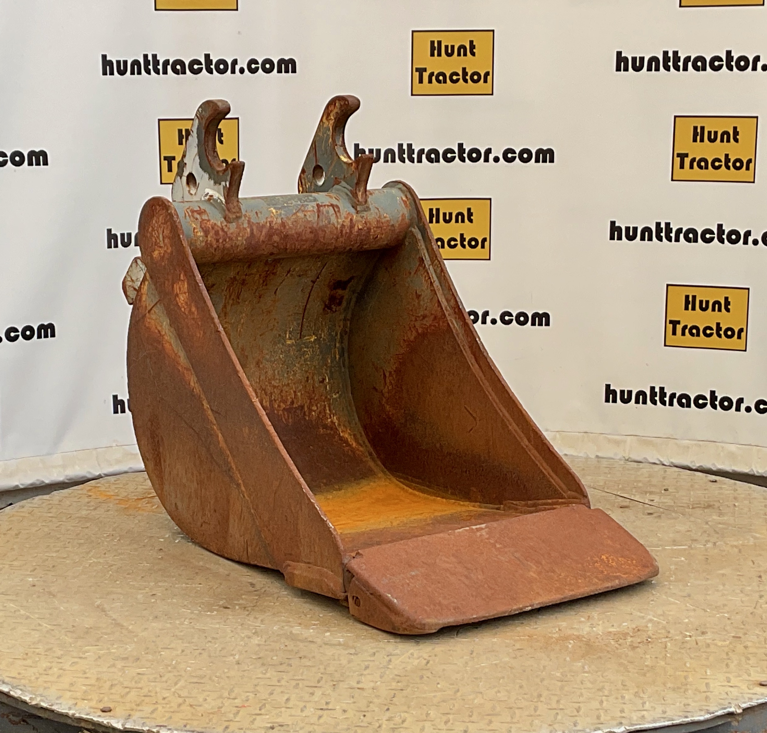 52159-JD Wedge Bucket-1