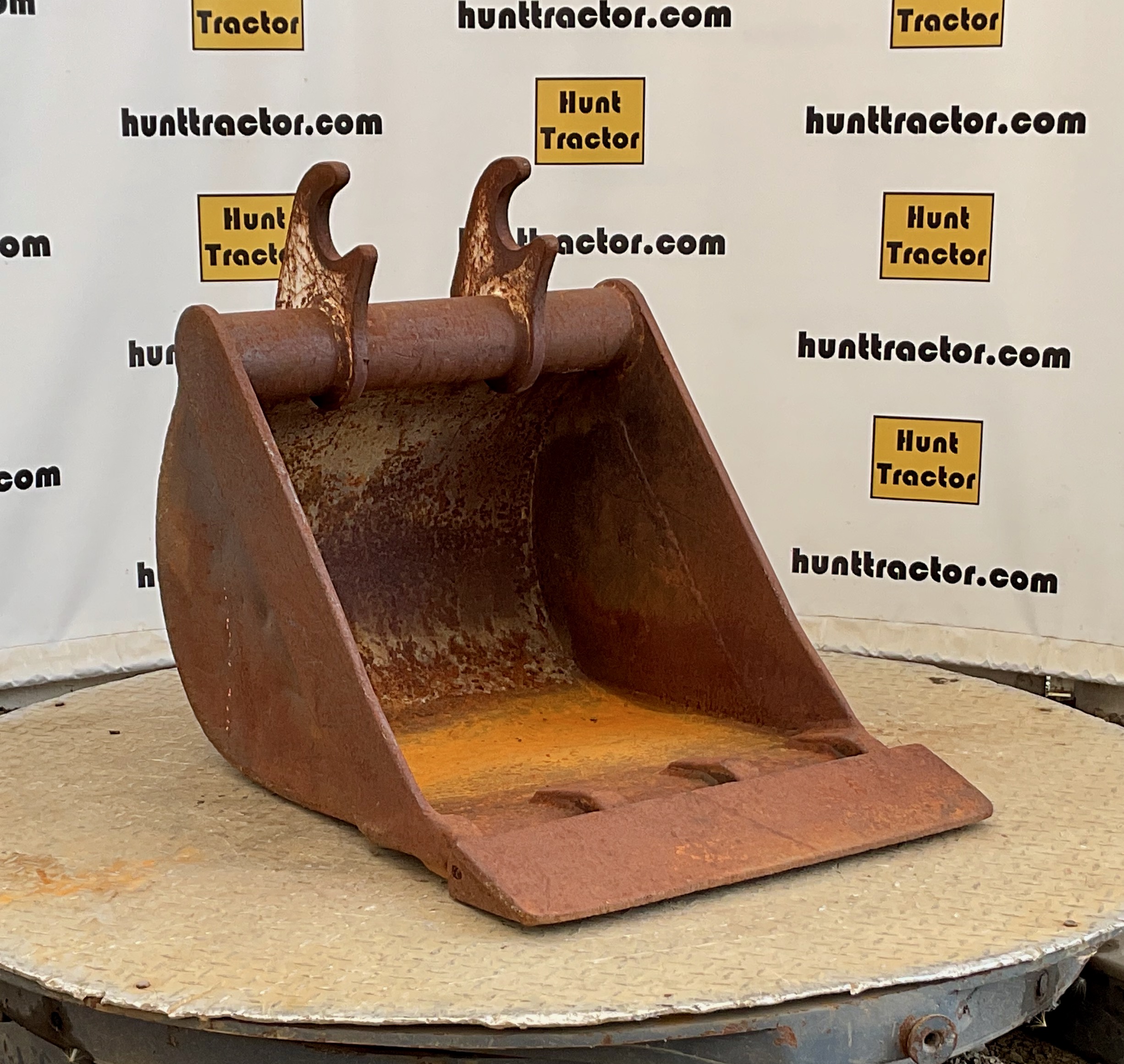 52161-24%22 John Deere Wedge Bucket-1