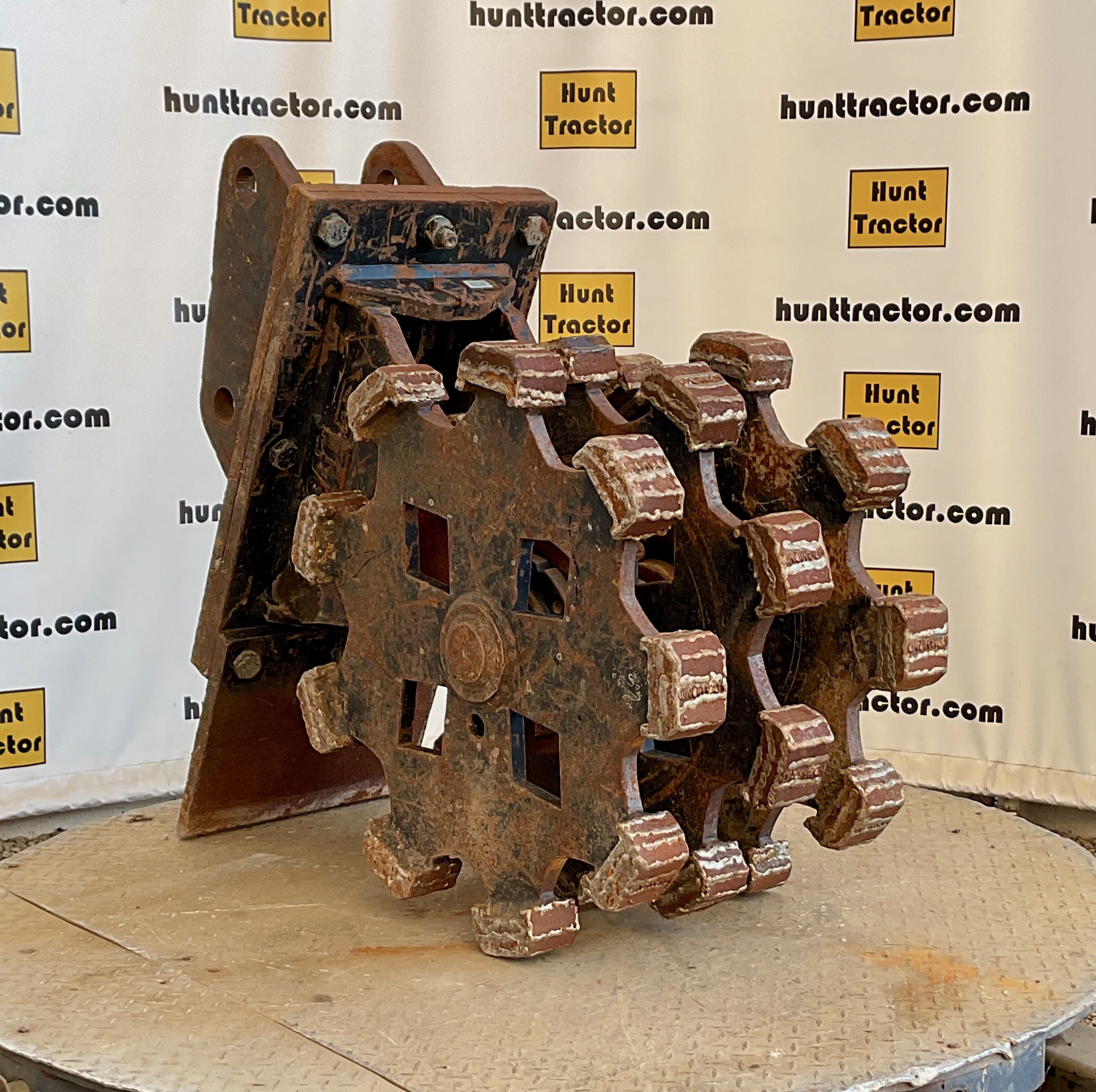 52143-18%22 Cat Compaction Wheel-1