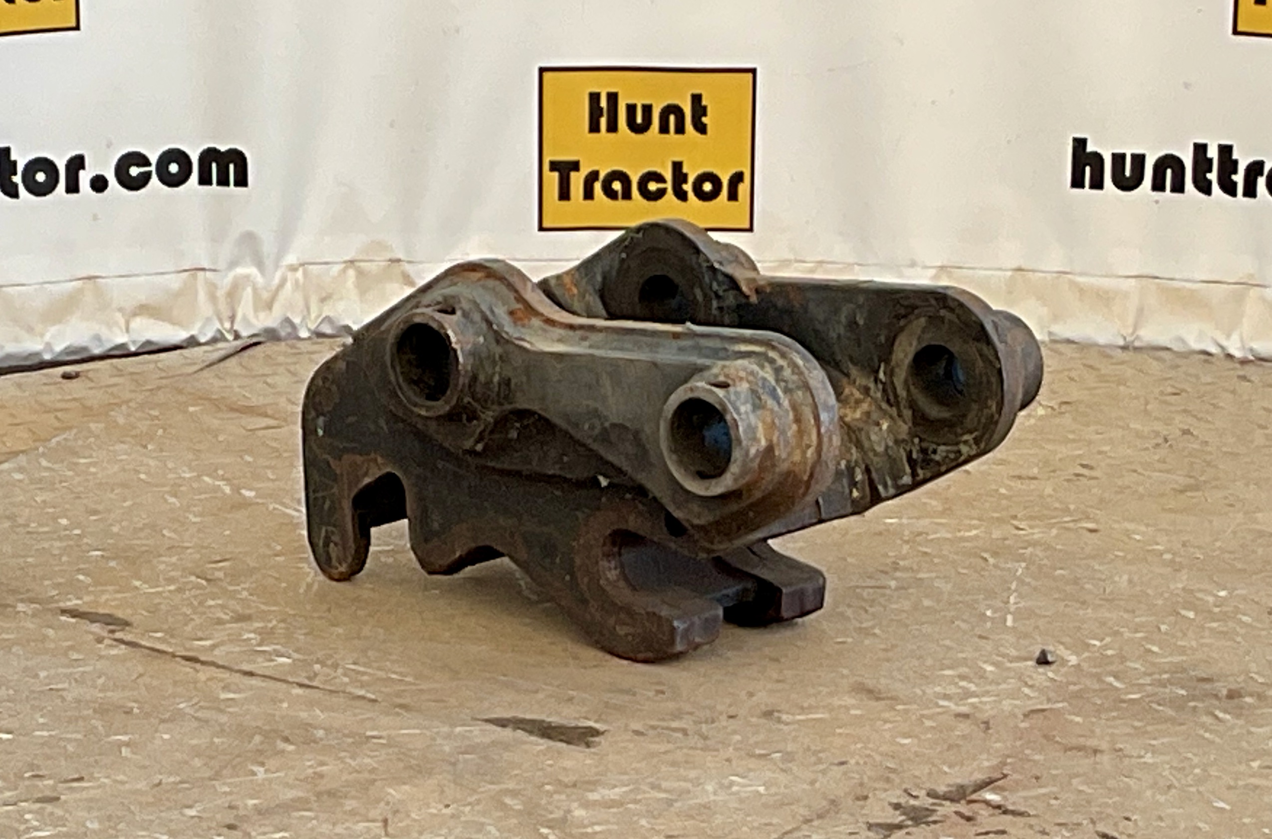 60485-Cat 304E2CR Pin-Grabber Coupler-1
