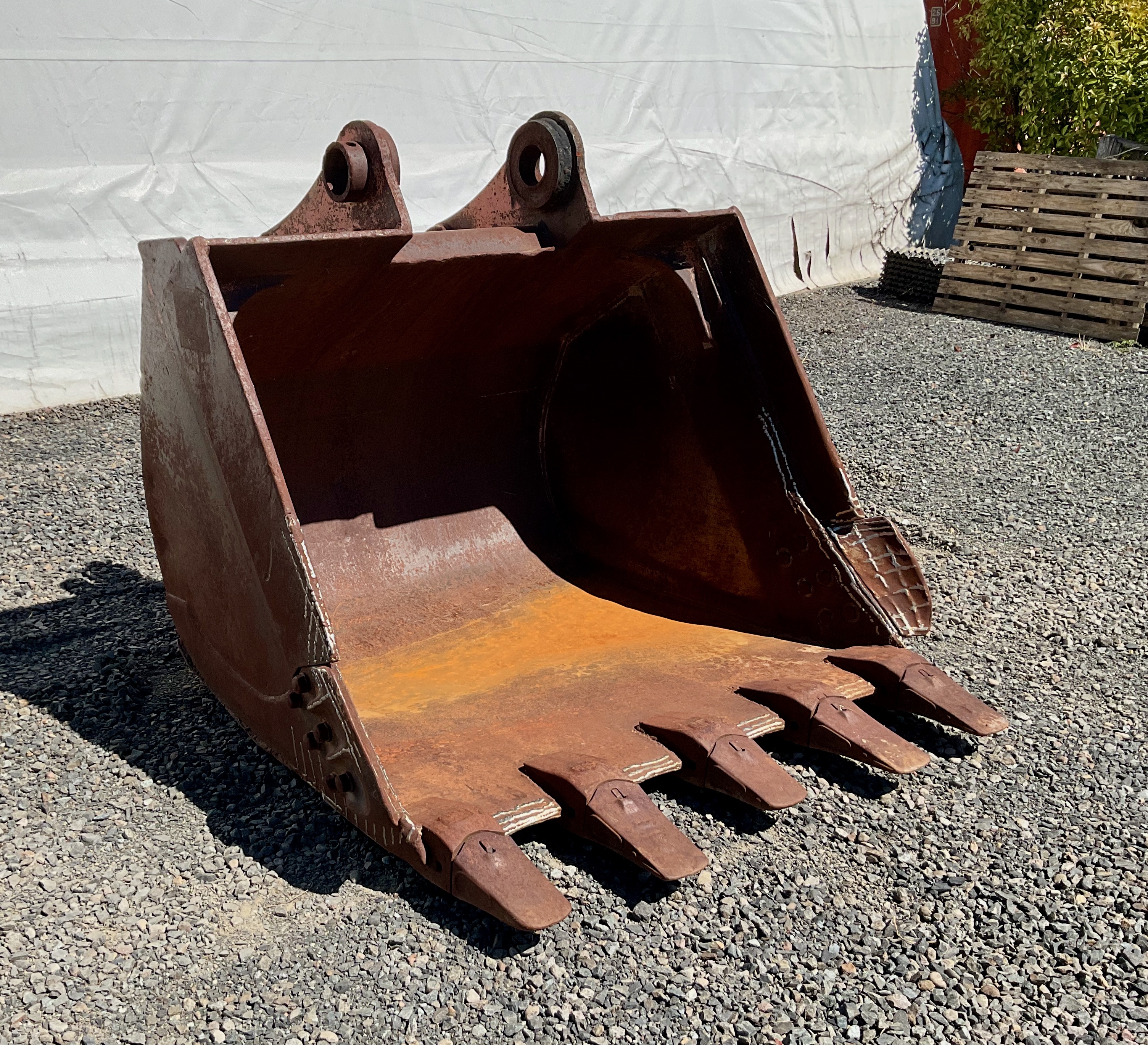 52122-54%22 JD 230LC Bucket-1