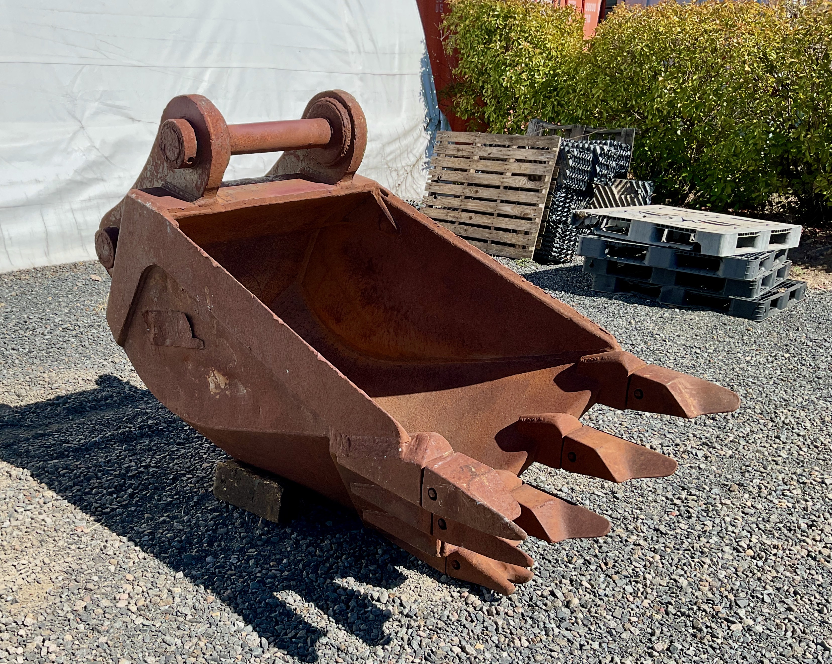 51515-36%22 ADCO Frost Bucket-1