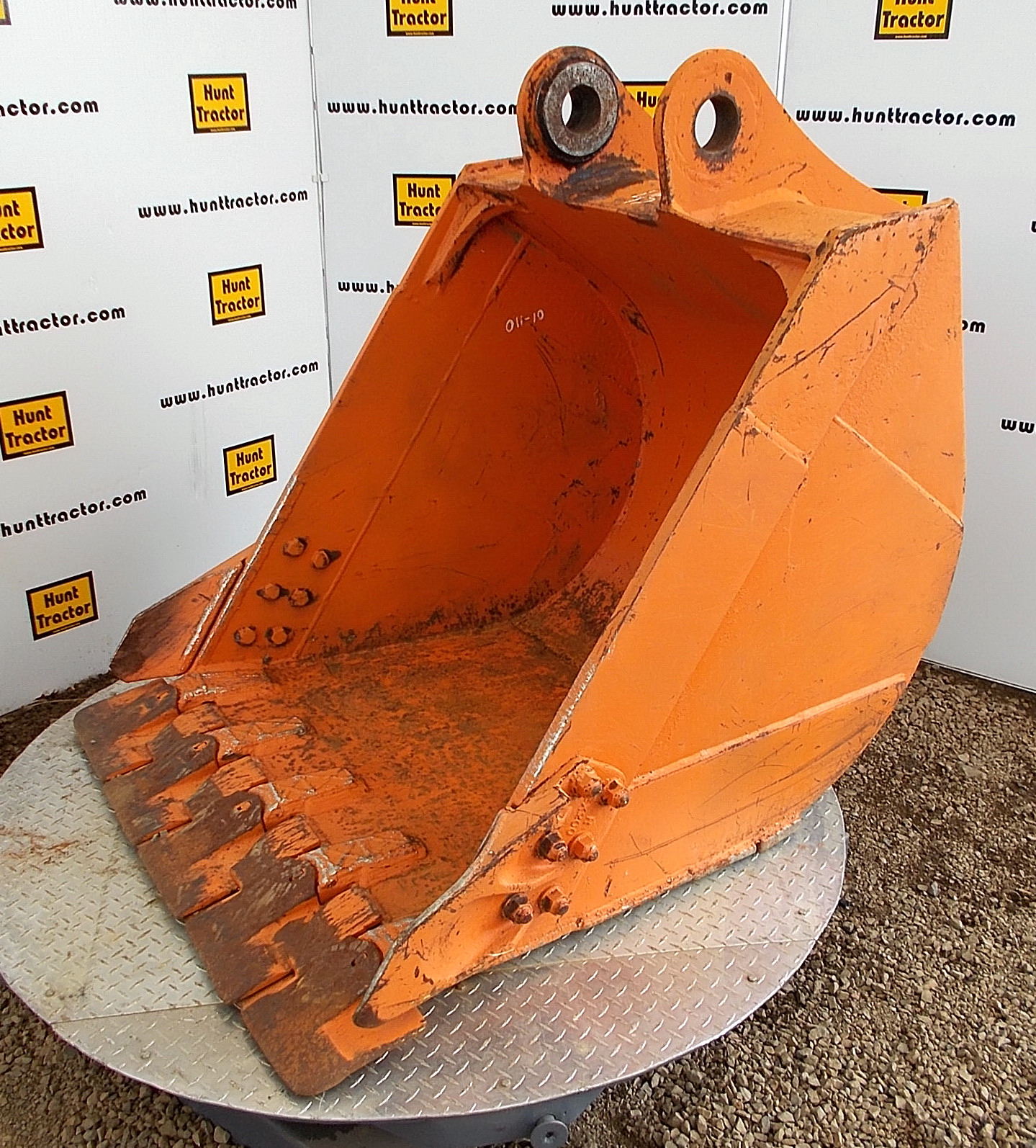 Used 42" Hitachi EX200 PinOn Excavator Bucket For Sale